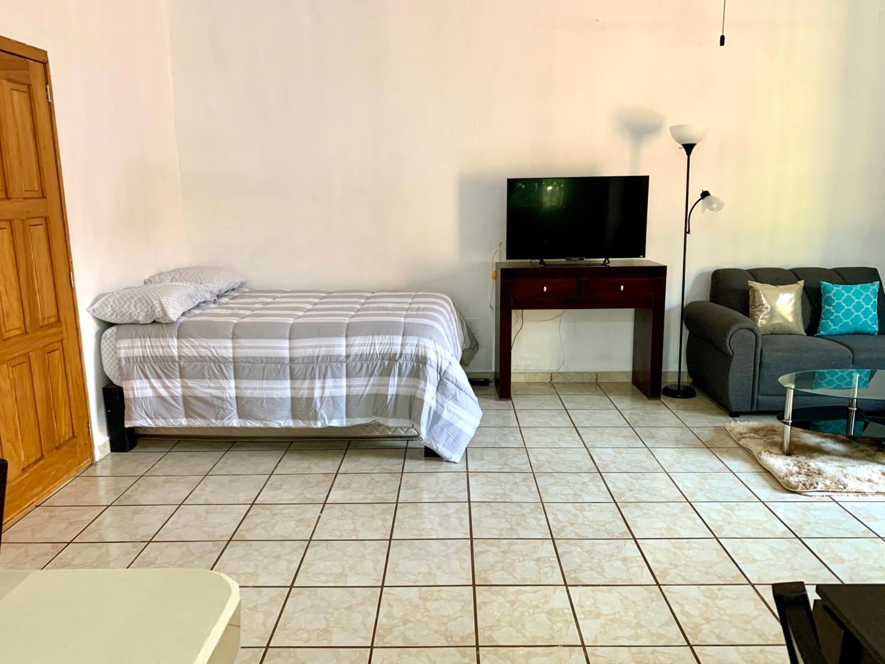 One-Bedroom Apartment photo 1