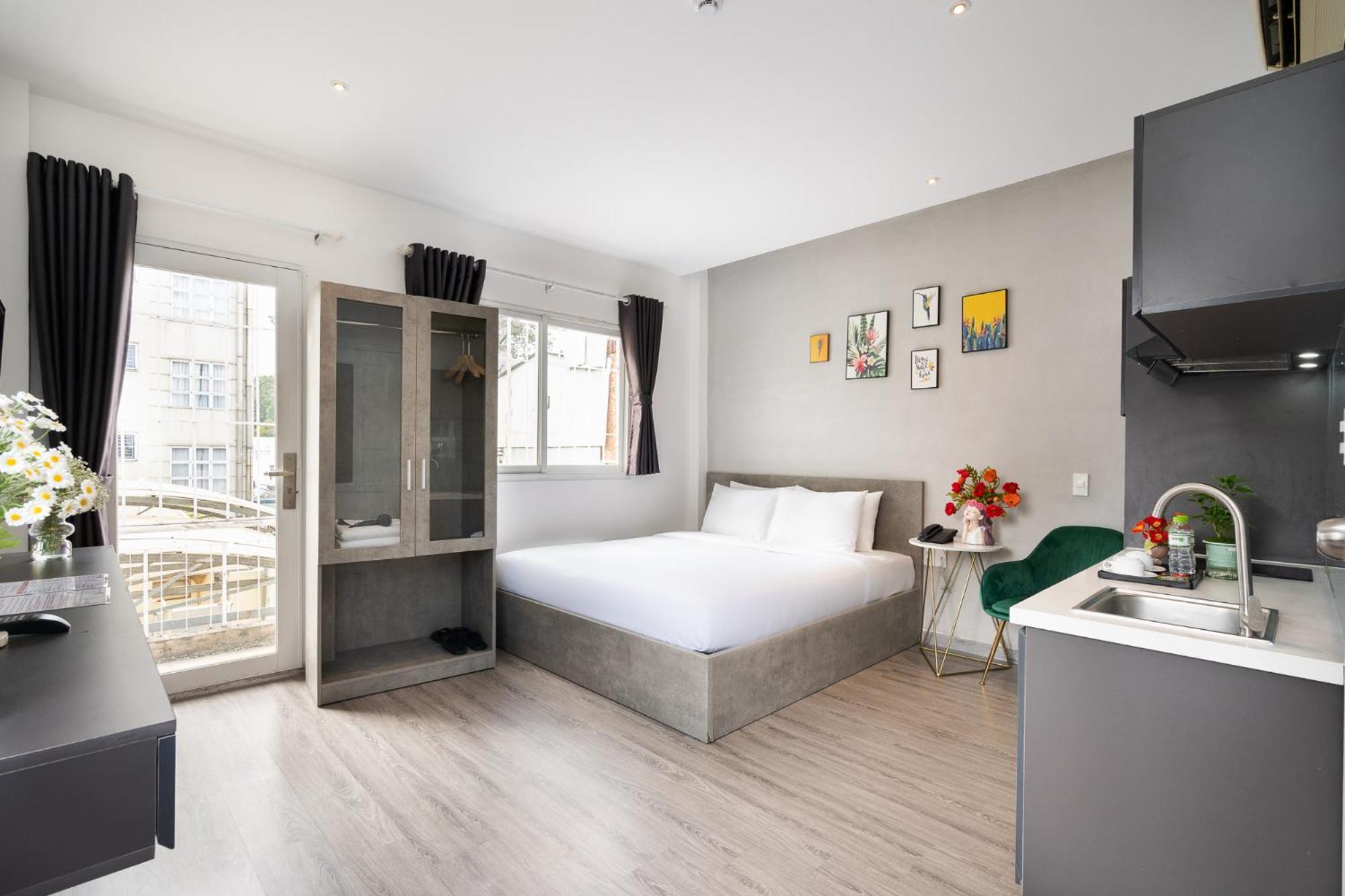 Deluxe King Room