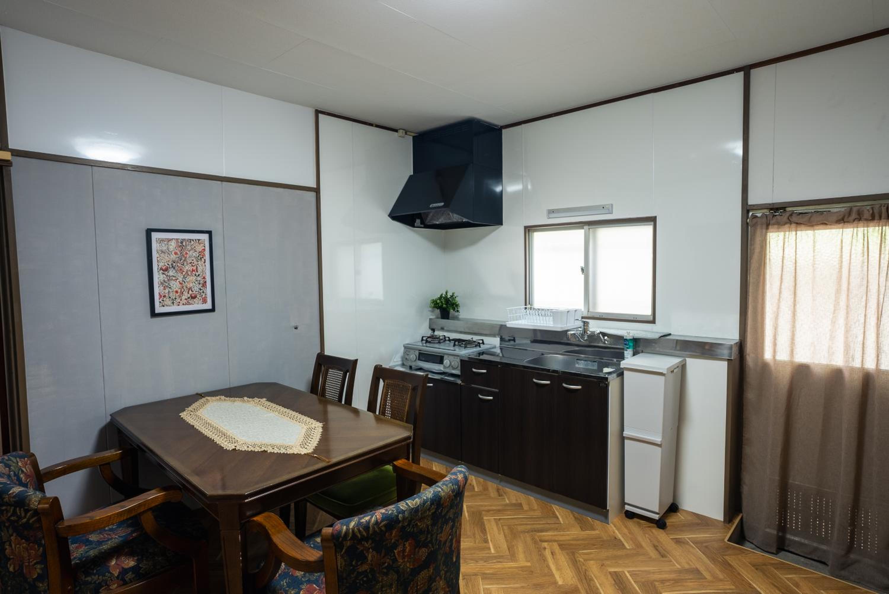 Three-Bedroom Apartment photo 2
