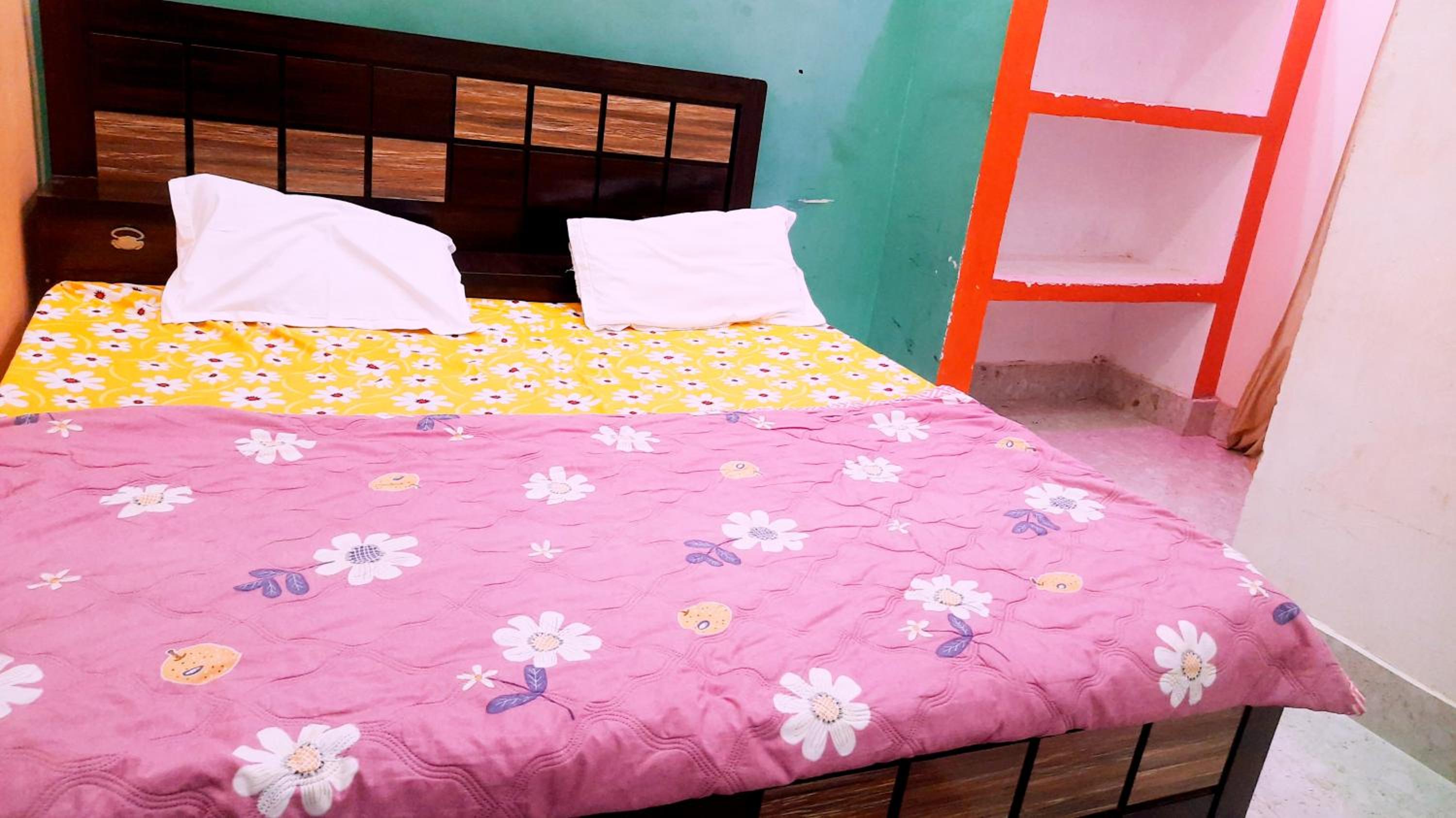 Deluxe Double Room (2 Adults + 1 Child) photo 1