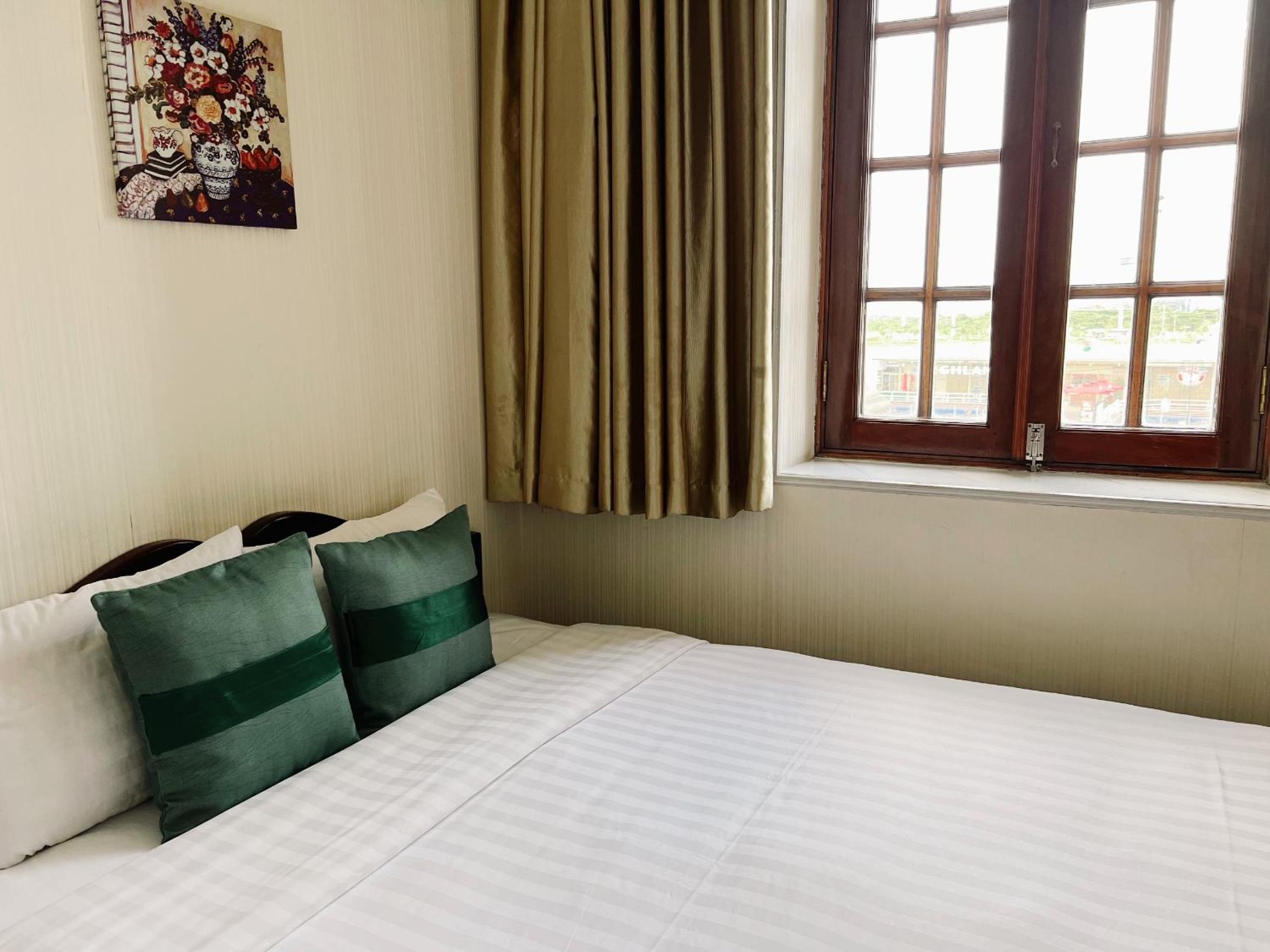 Deluxe Double or Twin Room with River View