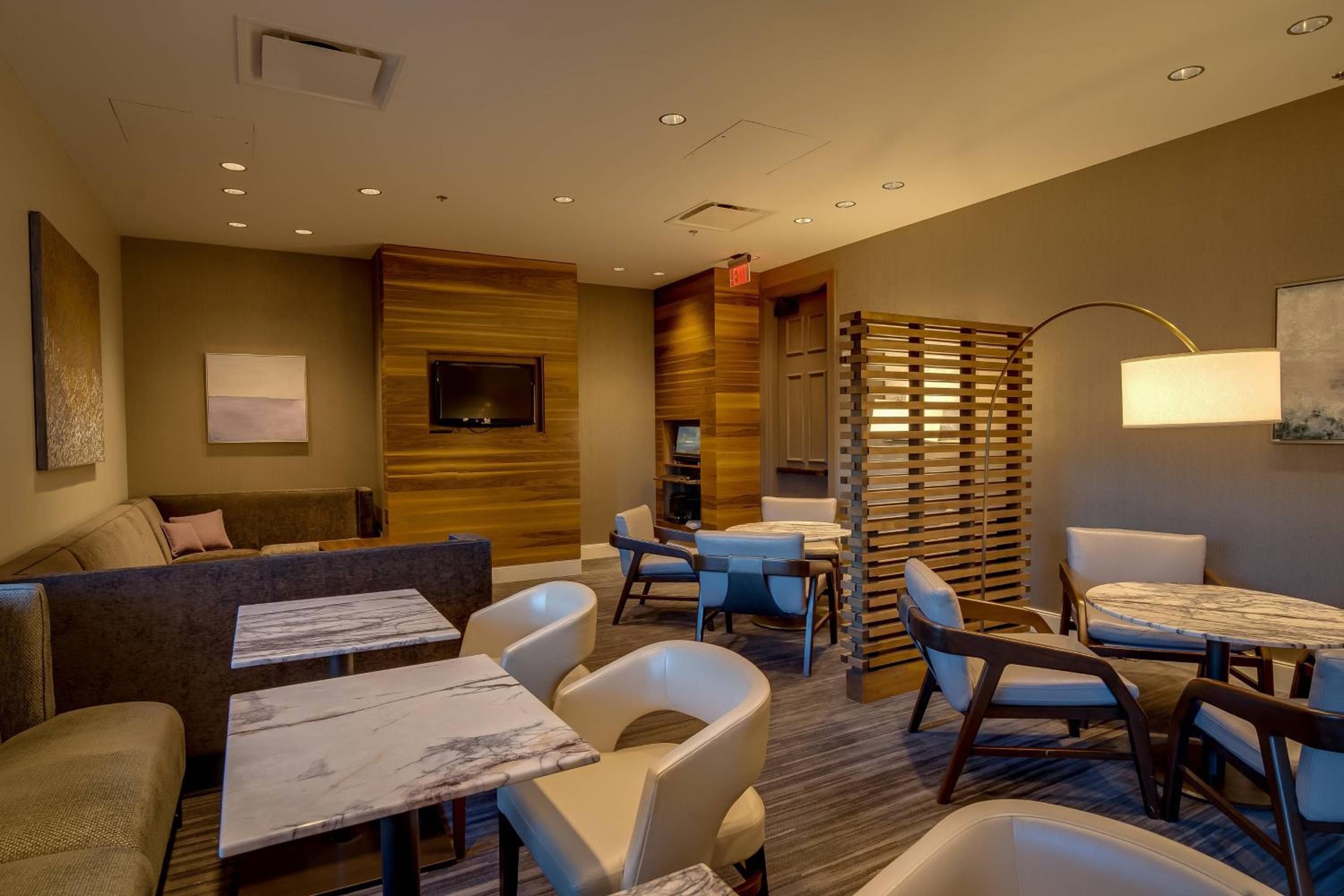 King Room - Club Access - Photo 11