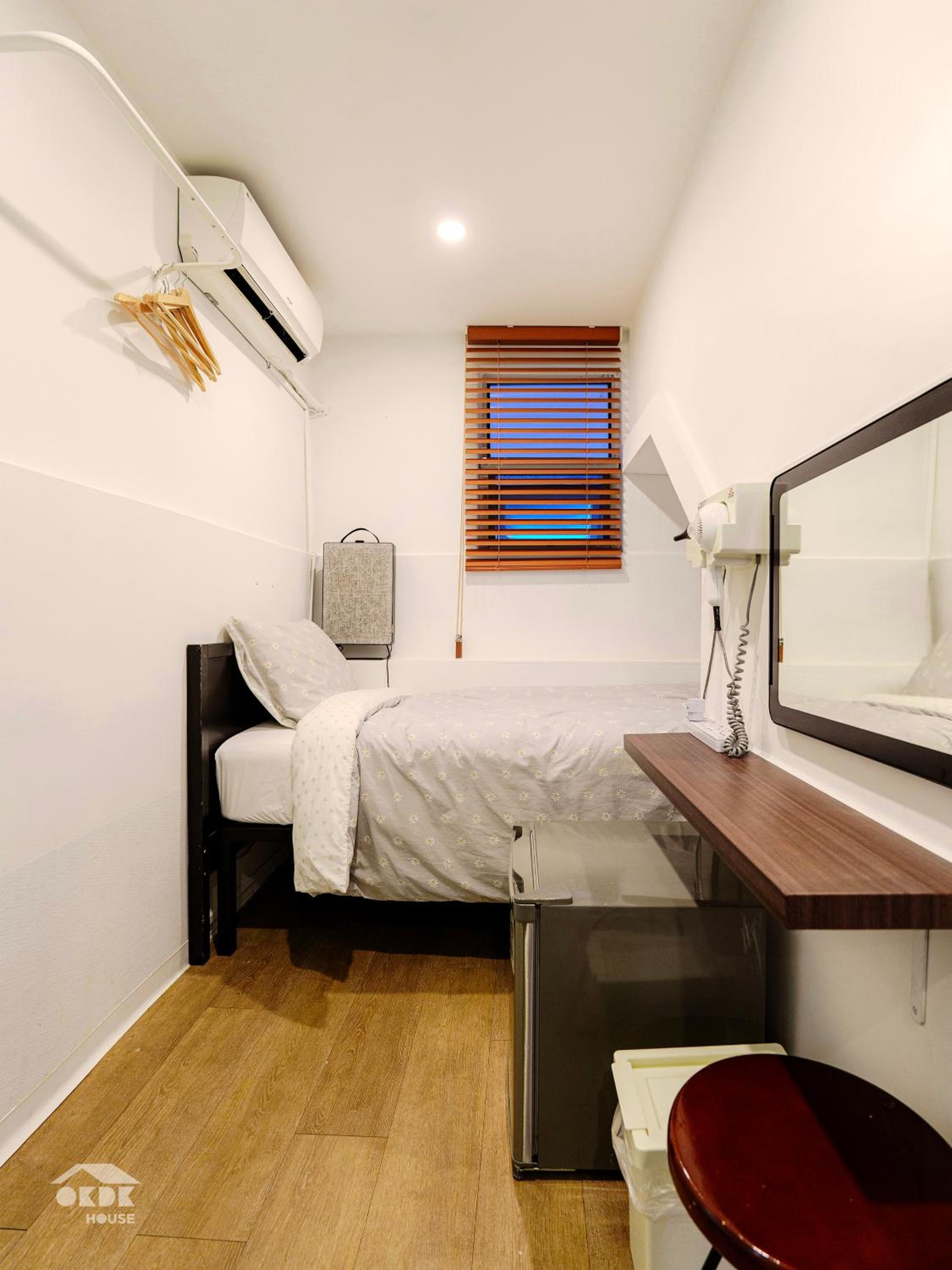 Economy Single Room