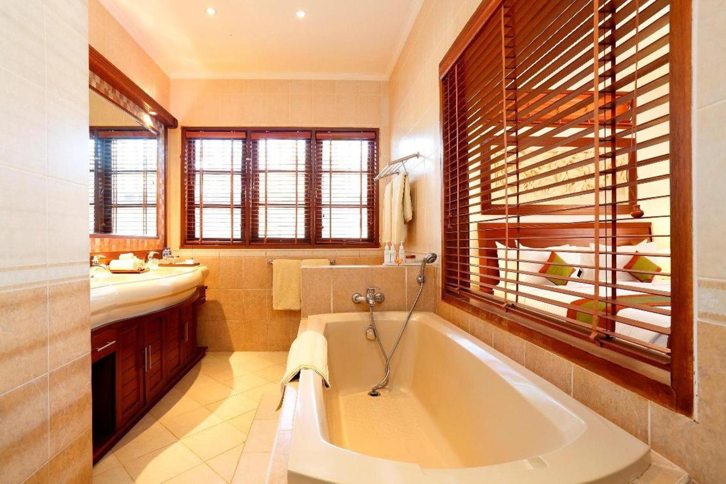 Four-Bedroom Villa photo 3