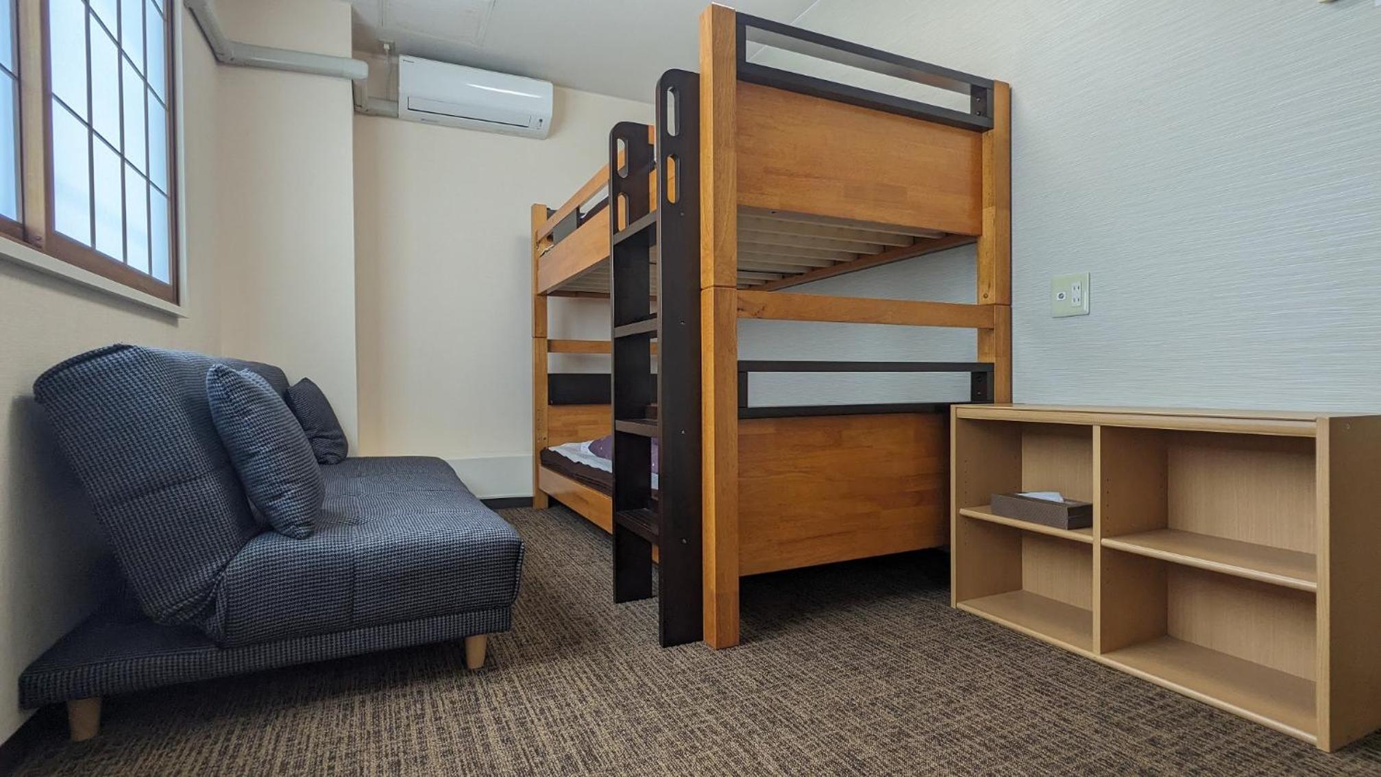 Budget Twin Room photo 3