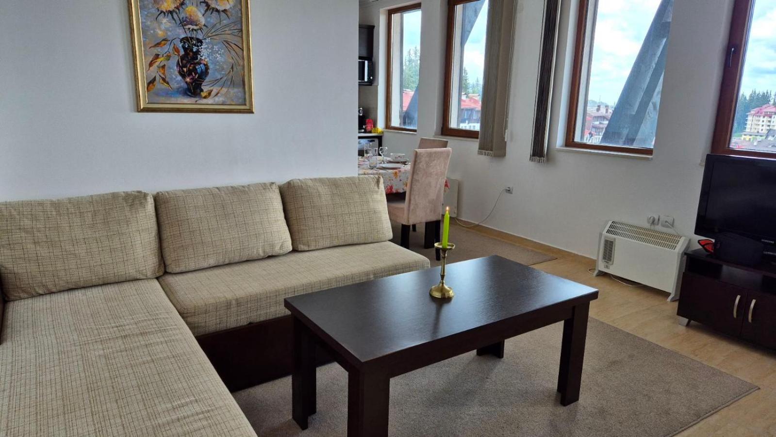 One-Bedroom Apartment photo 1