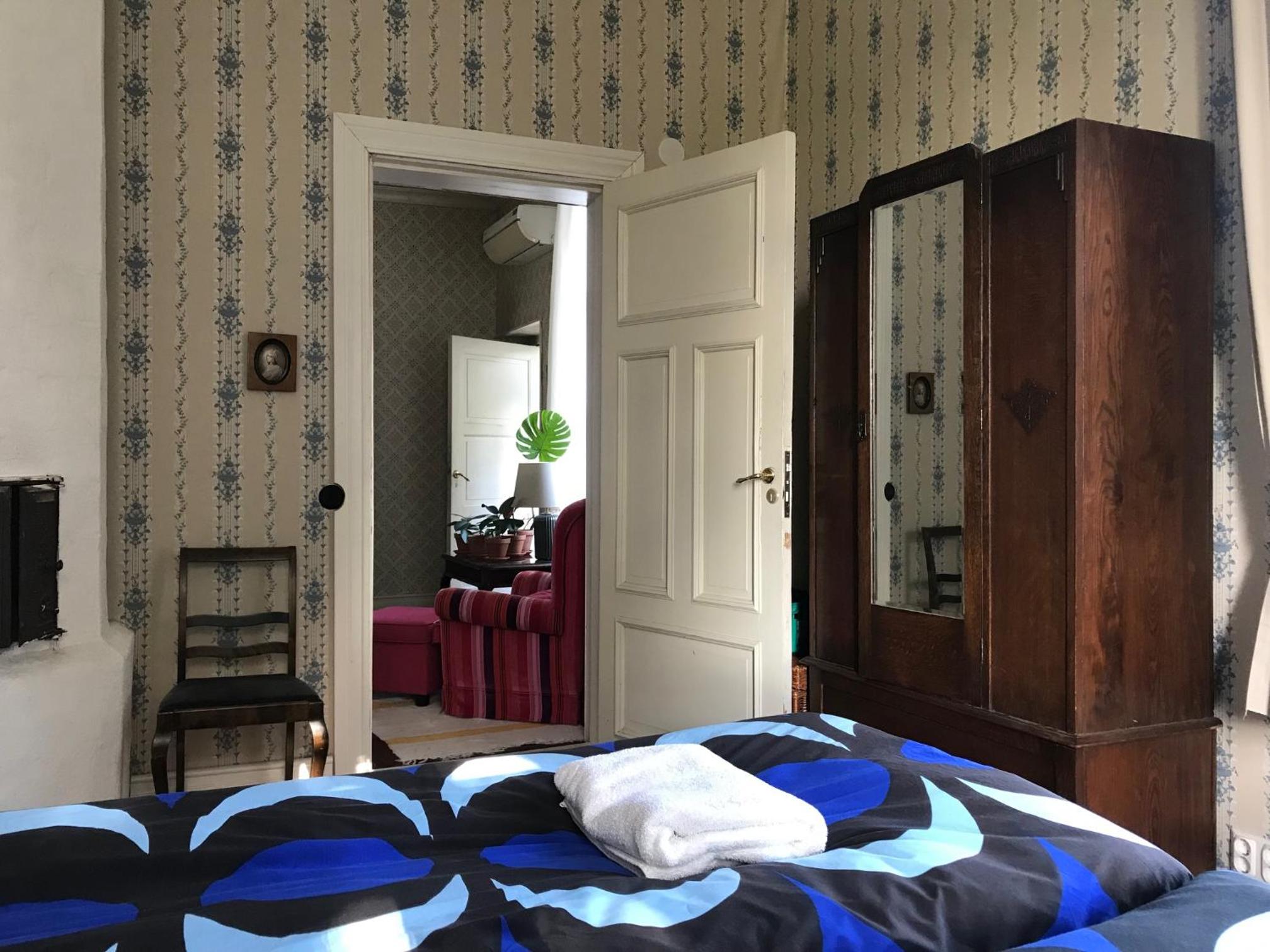 Double Room with Shared Bathroom photo 2