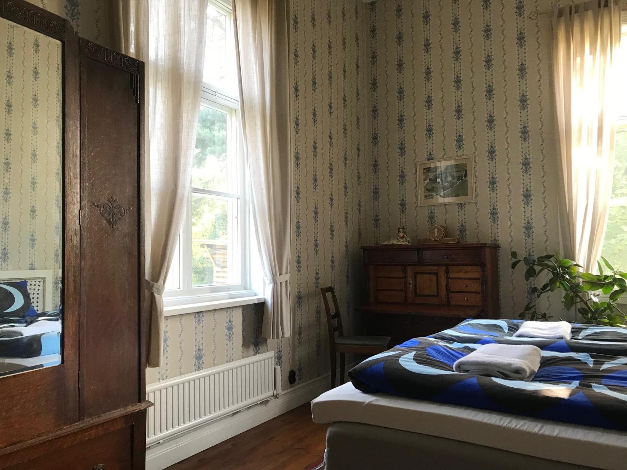 Double Room with Shared Bathroom photo 3