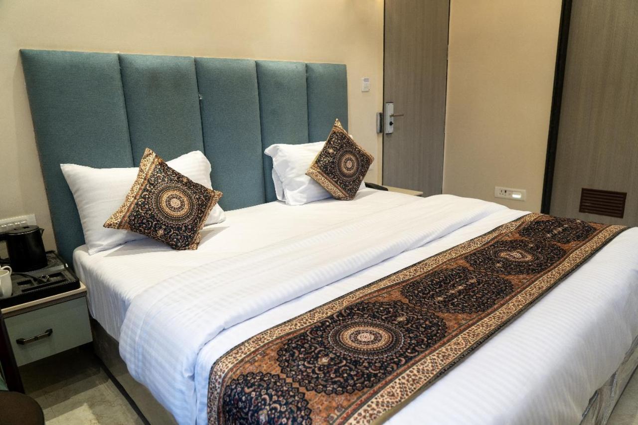 Deluxe Room - Photo 4