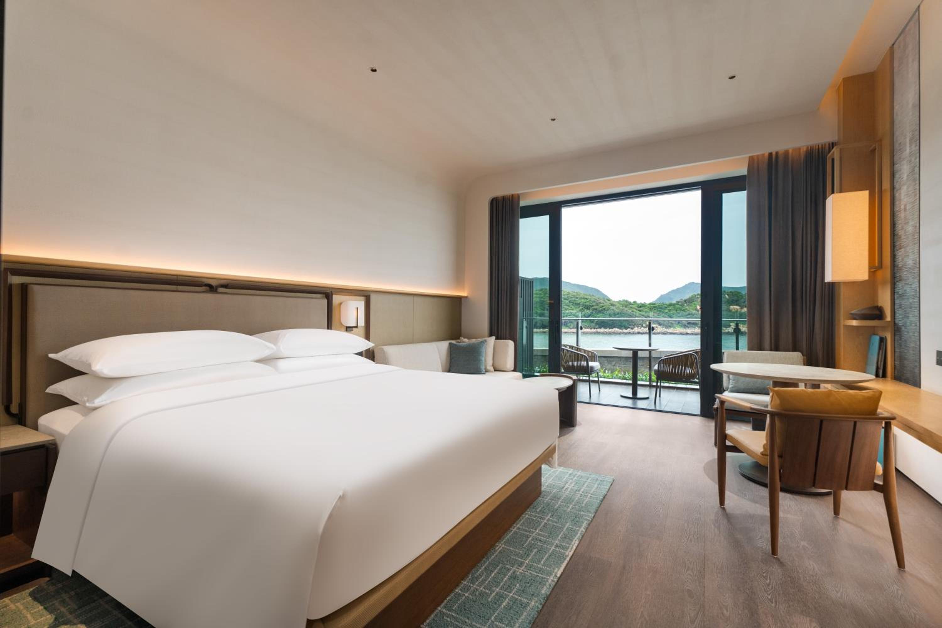Grand King with Ocean View and Terrace photo 2