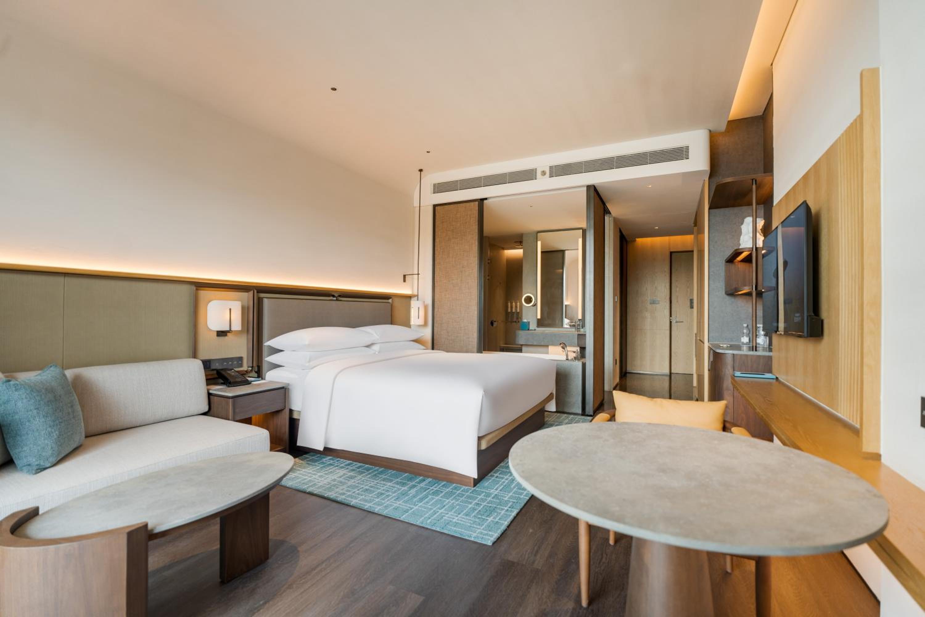Grand King with Ocean View and Terrace