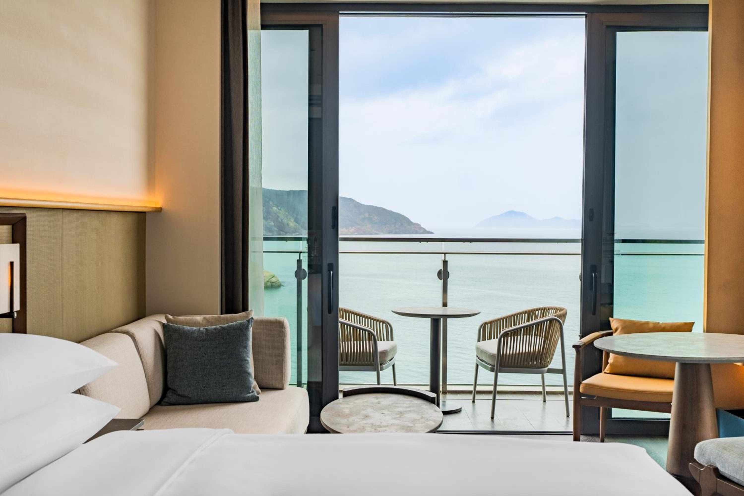Scenic King with Ocean View and Terrace photo 3