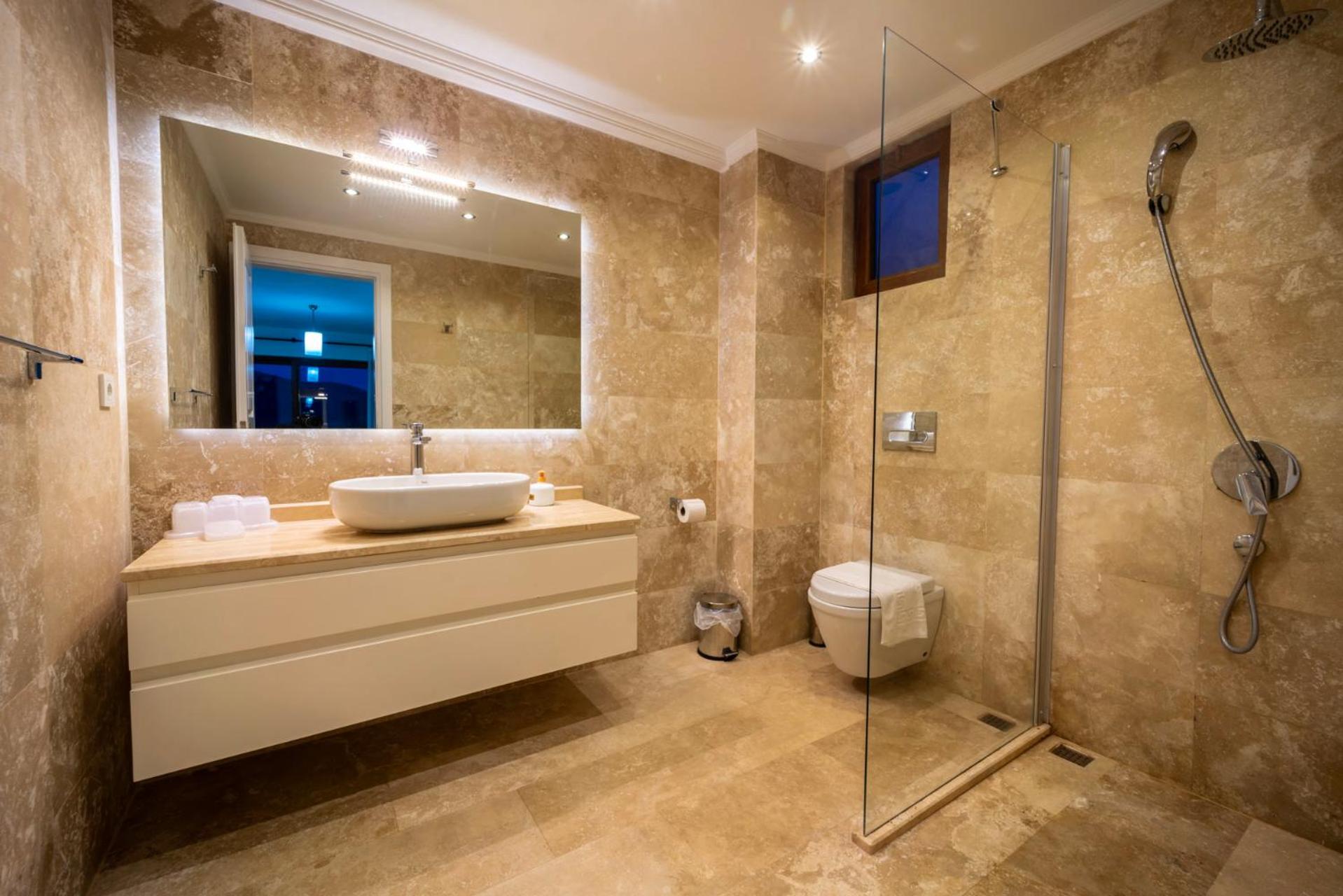 Villa photo 2