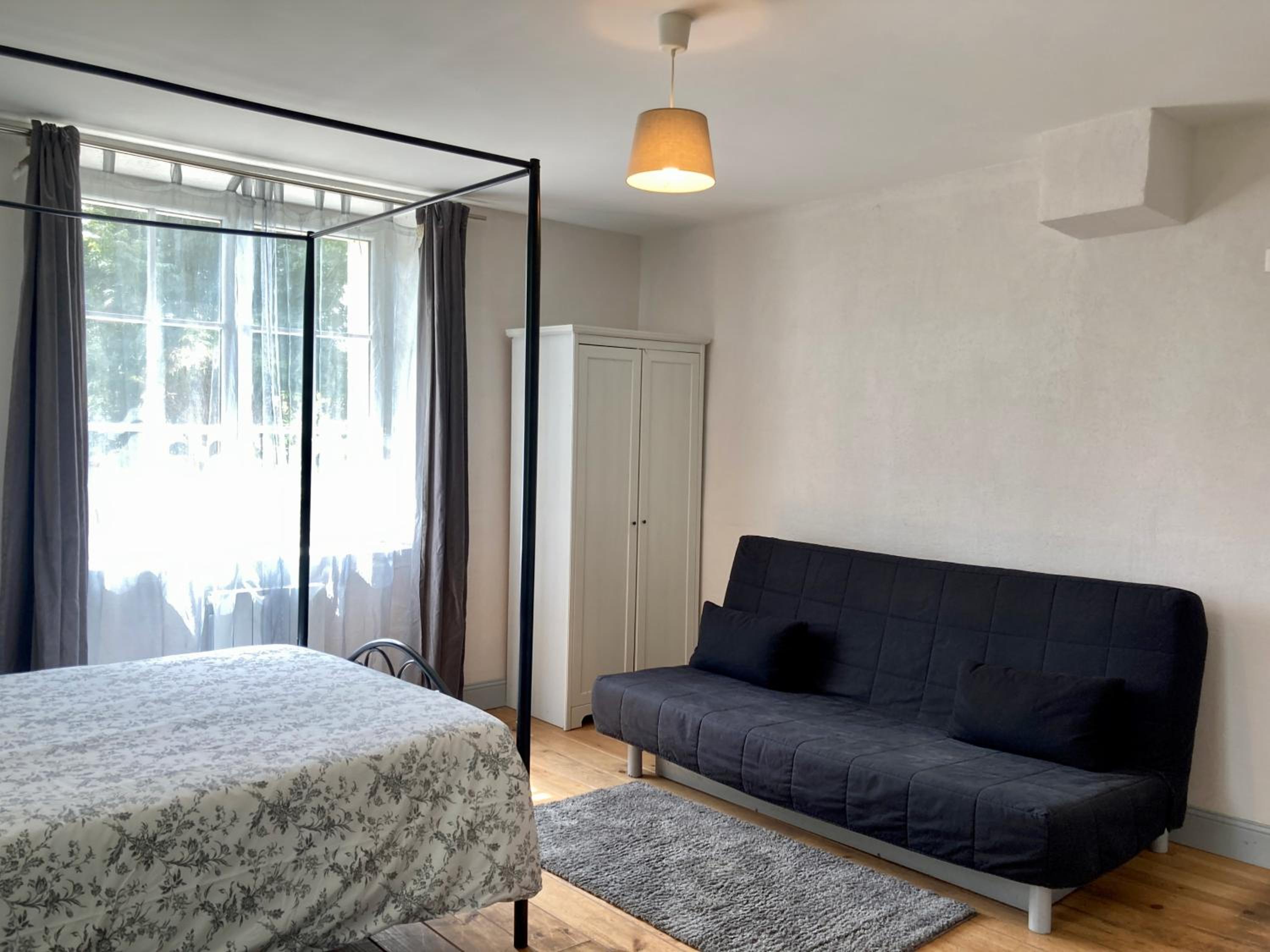 1 Bedroom Apartment - Rose (Garden Level) photo 2