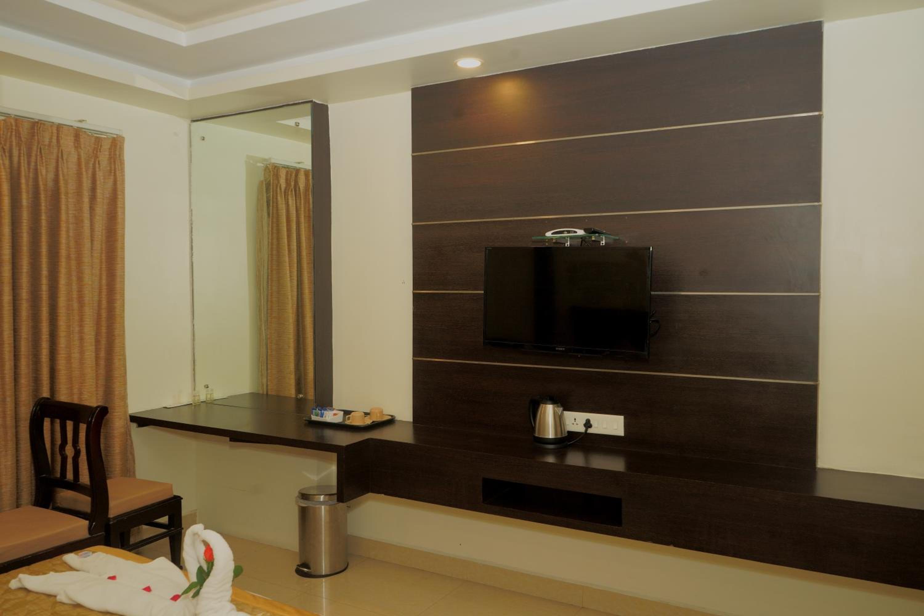 Deluxe Room - Photo 3