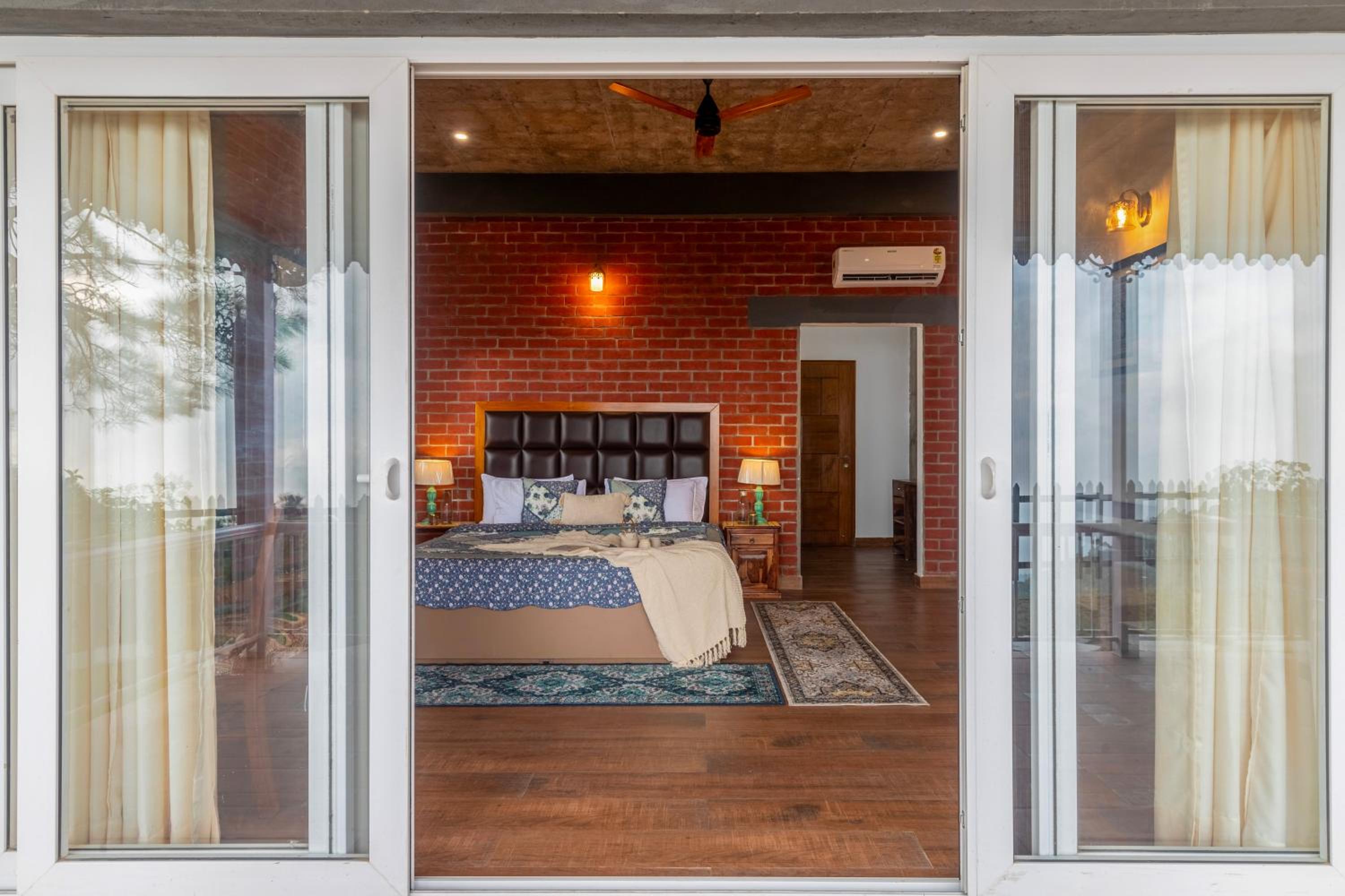 Villa photo 3