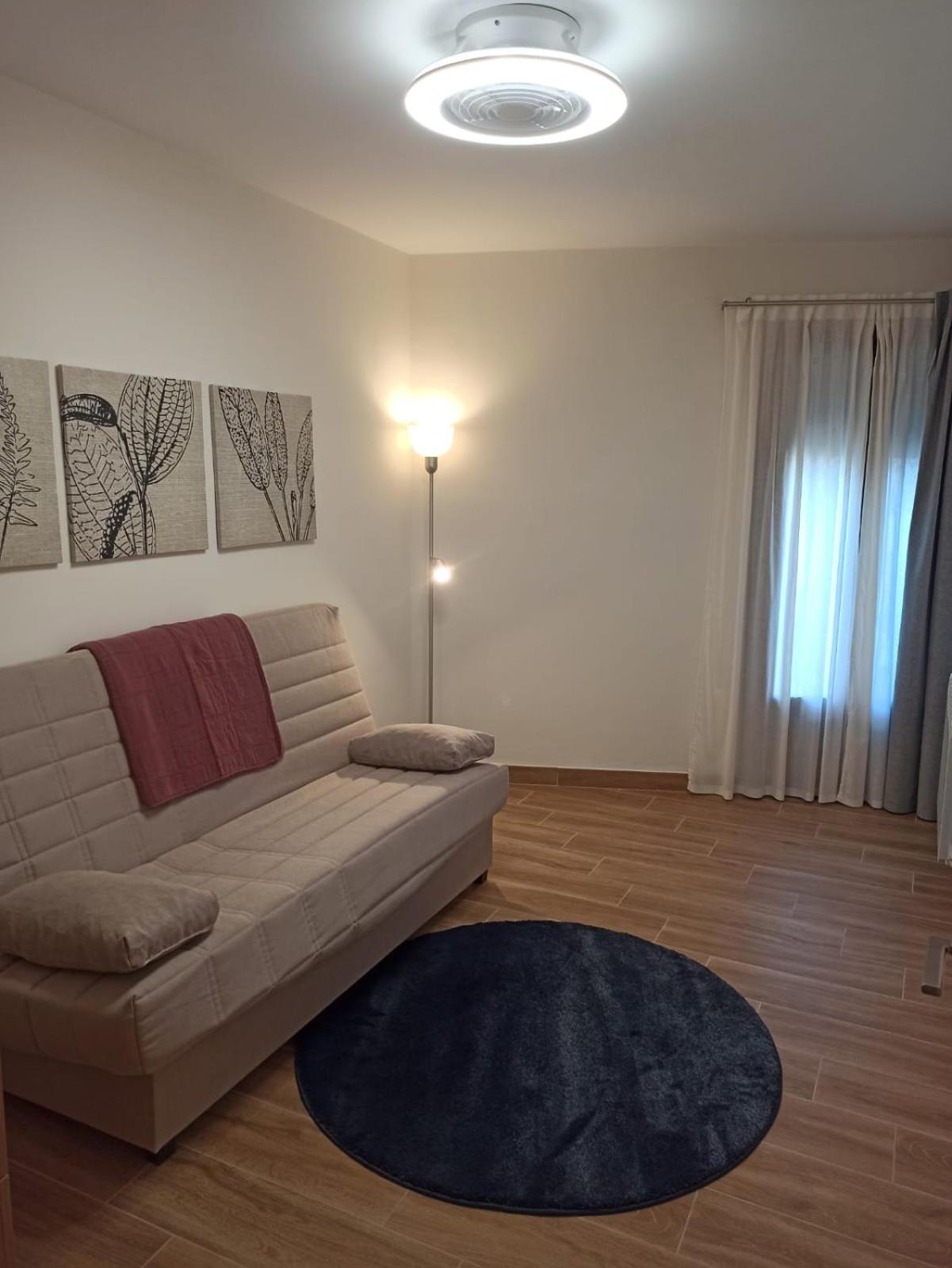 Two-Bedroom Apartment with Balcony photo 3