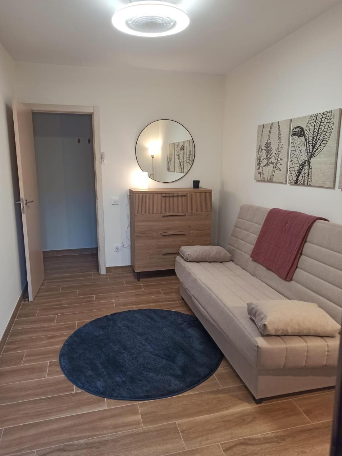 Apartamento de dos habitaciones con balcón