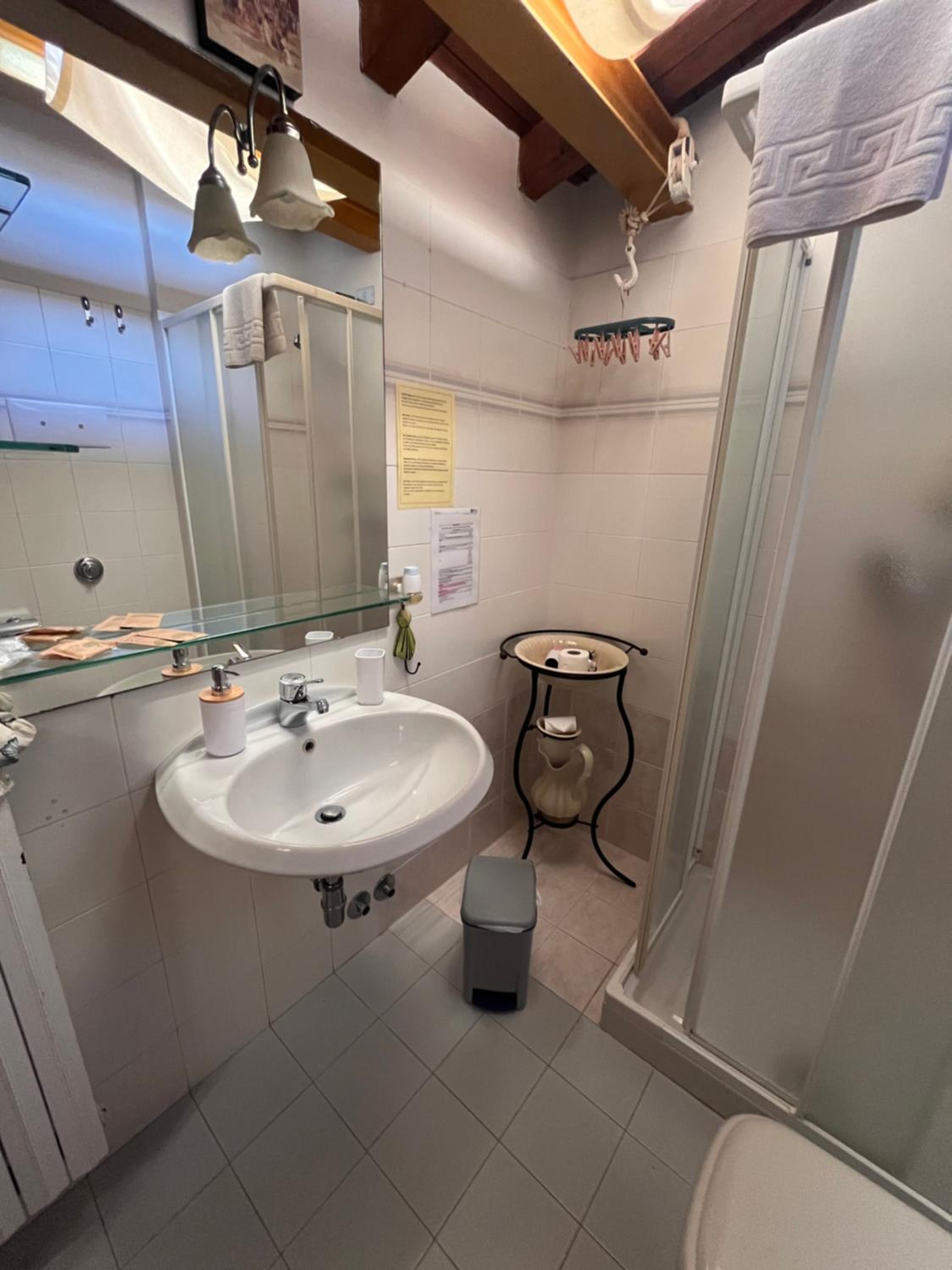 Two Connecting Double Rooms - Photo 11