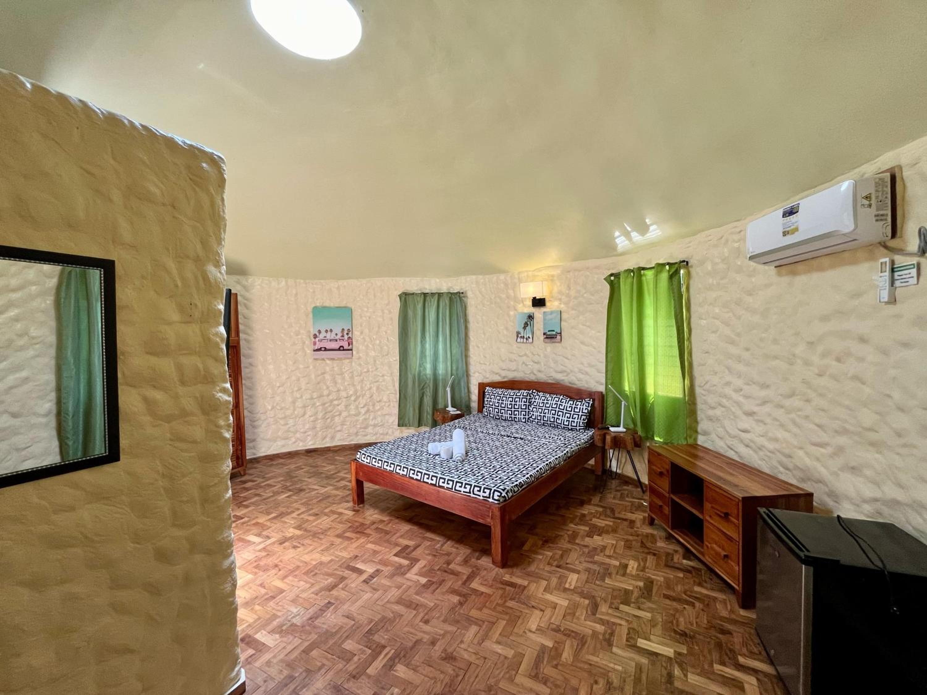 Deluxe Double Room - Photo 14