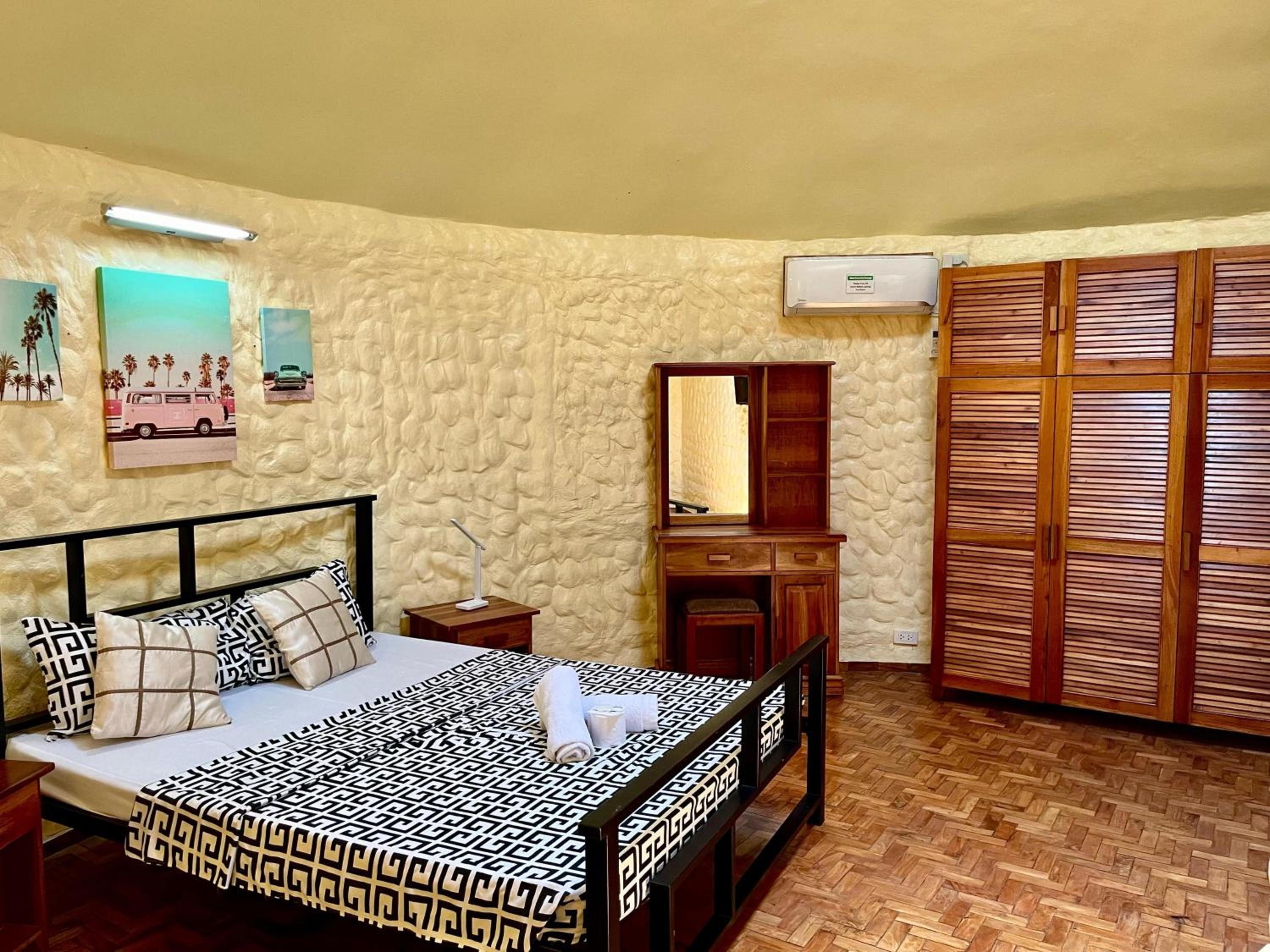 Deluxe Double Room - Photo 10