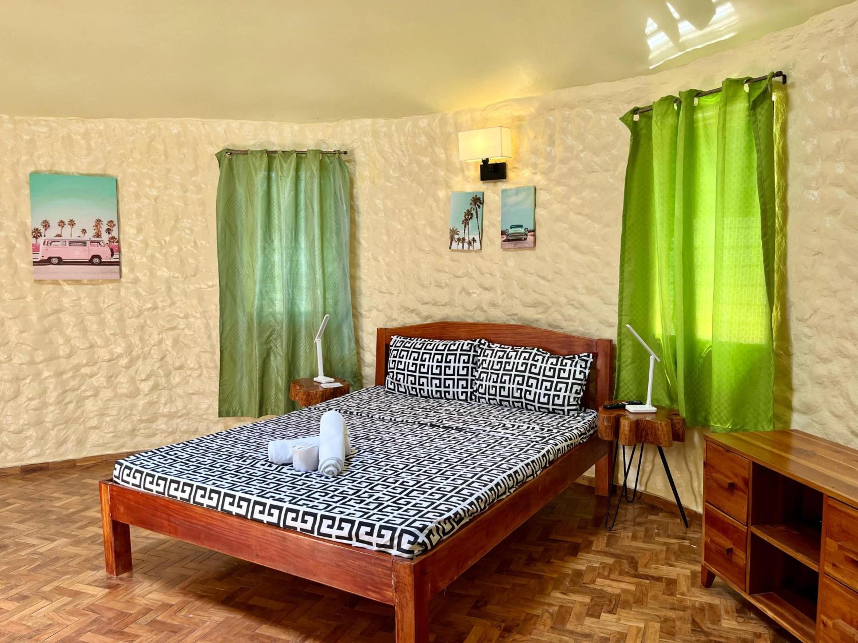 Deluxe Double Room - Photo 11