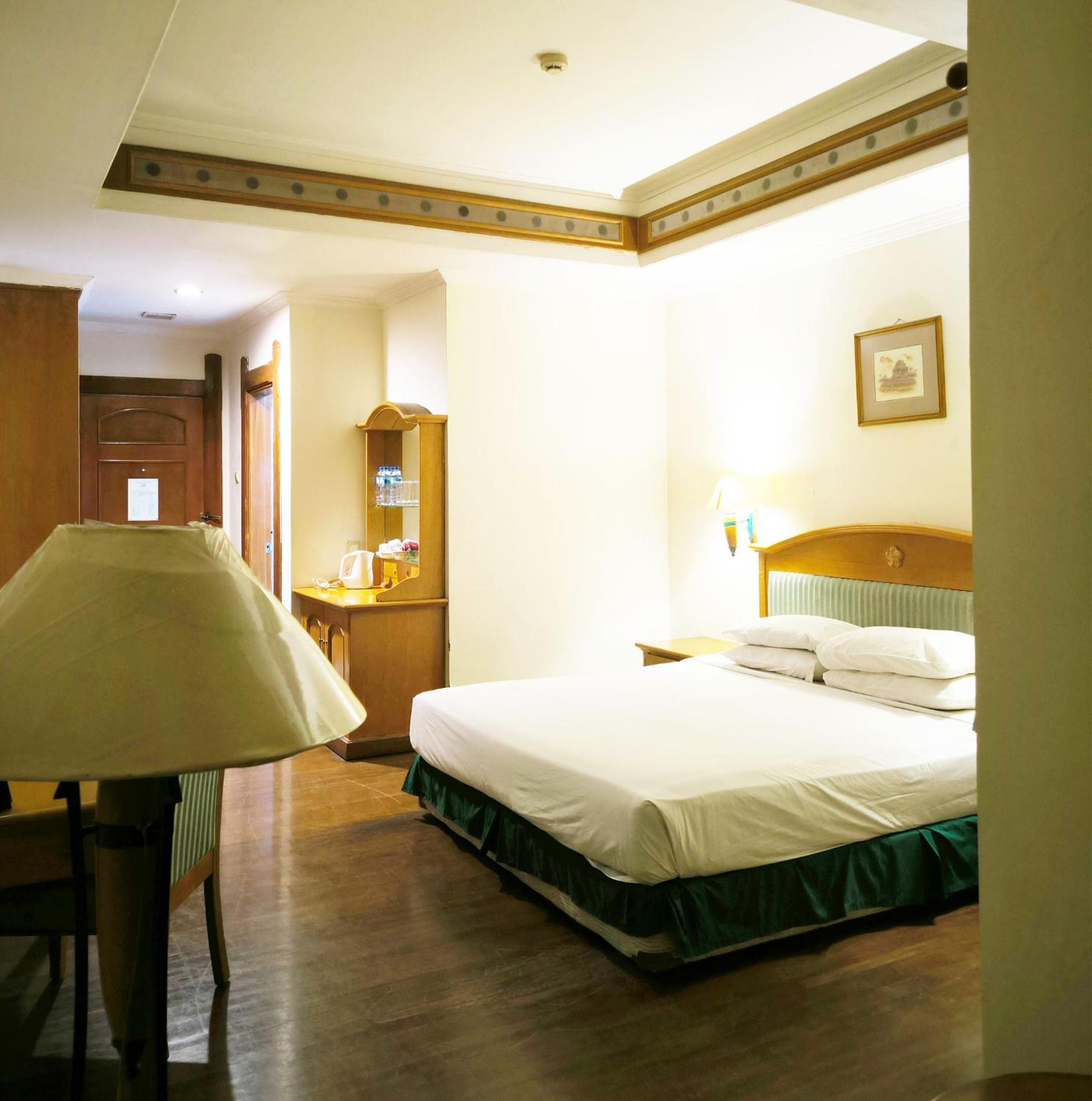 Deluxe King Room