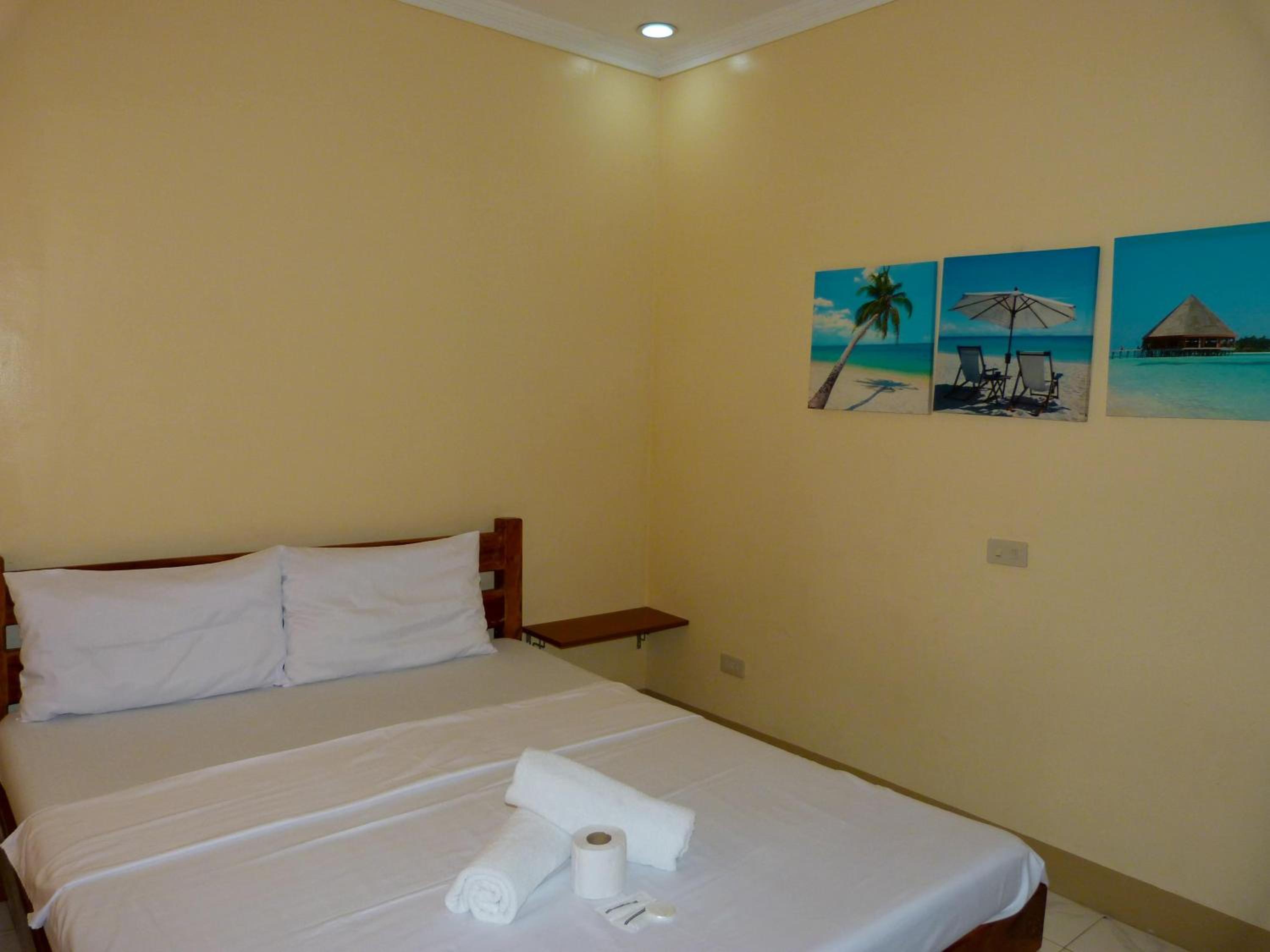 Budget Double Room - Photo 2
