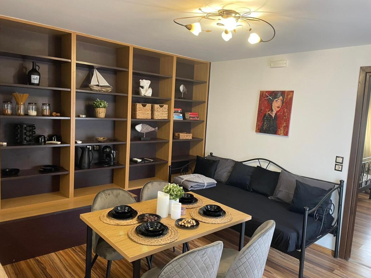 One-Bedroom Apartment - Photo 6