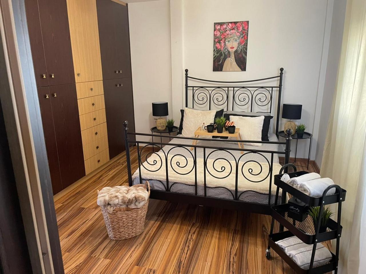 One-Bedroom Apartment - Photo 12