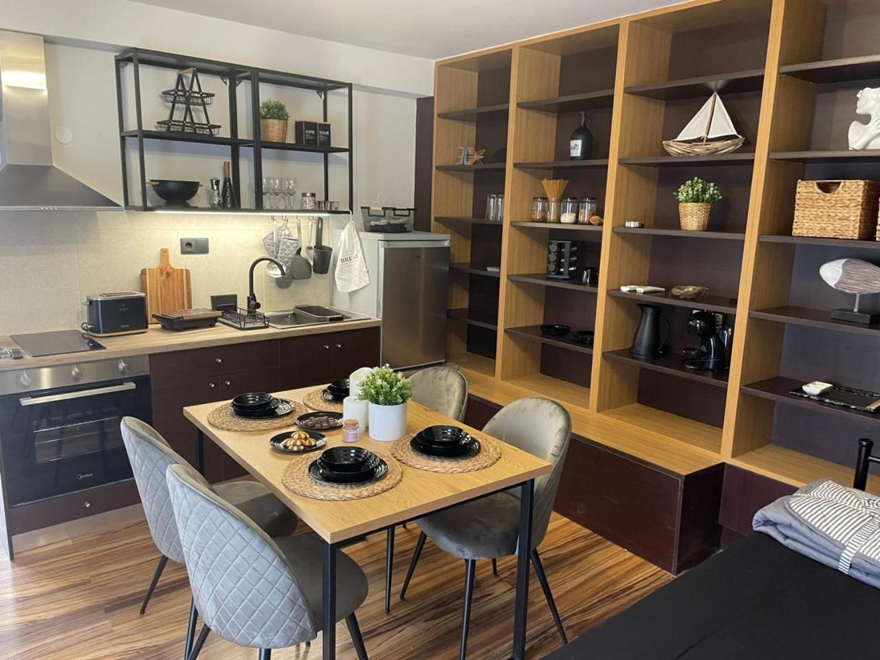 One-Bedroom Apartment - Photo 23