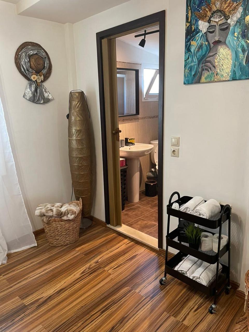 One-Bedroom Apartment - Photo 15