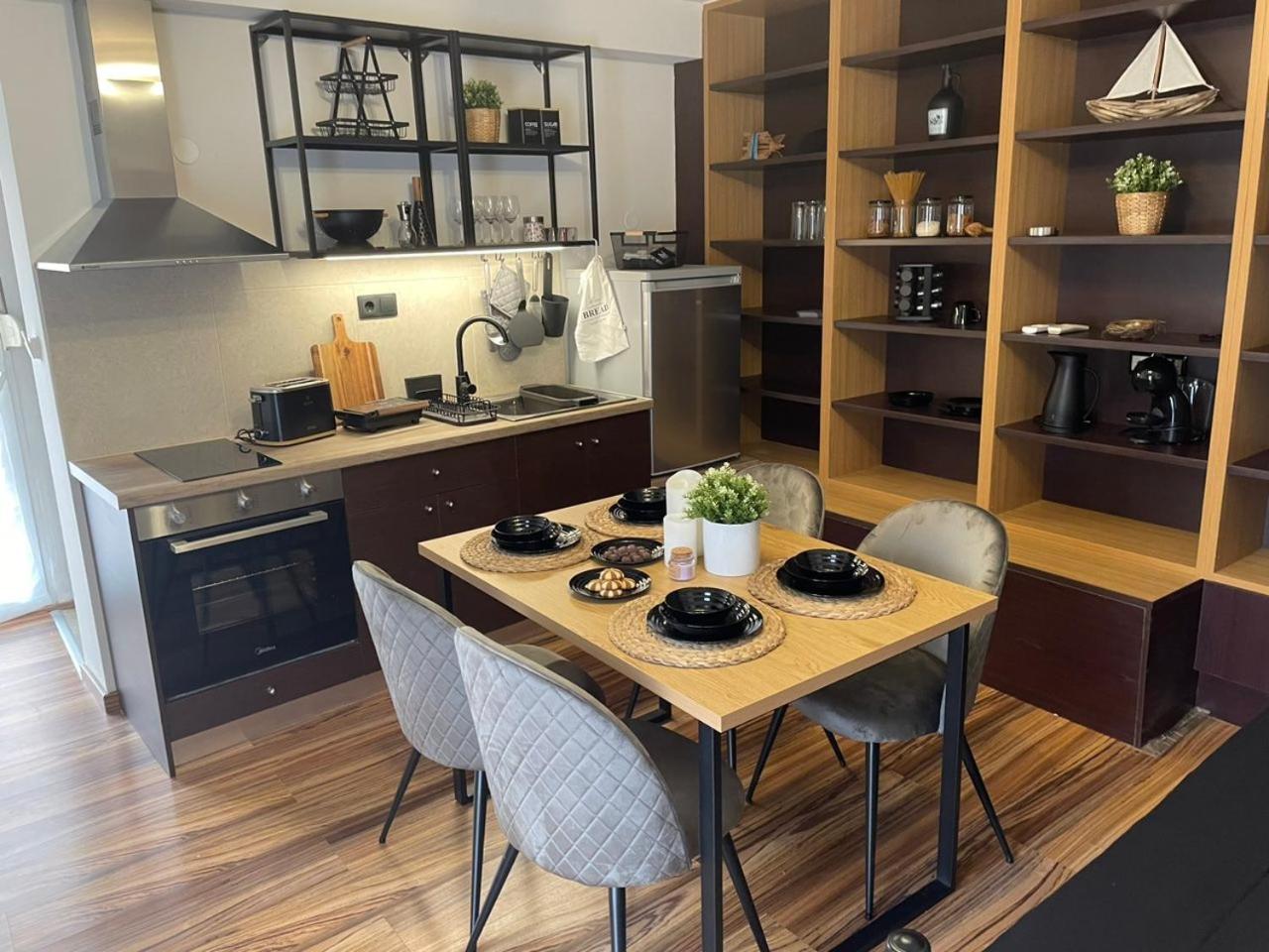 One-Bedroom Apartment - Photo 16