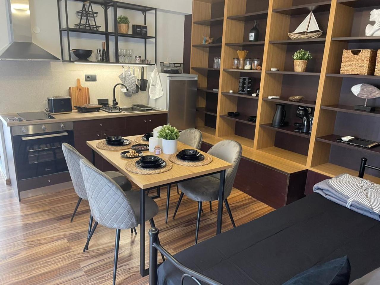 One-Bedroom Apartment - Photo 60