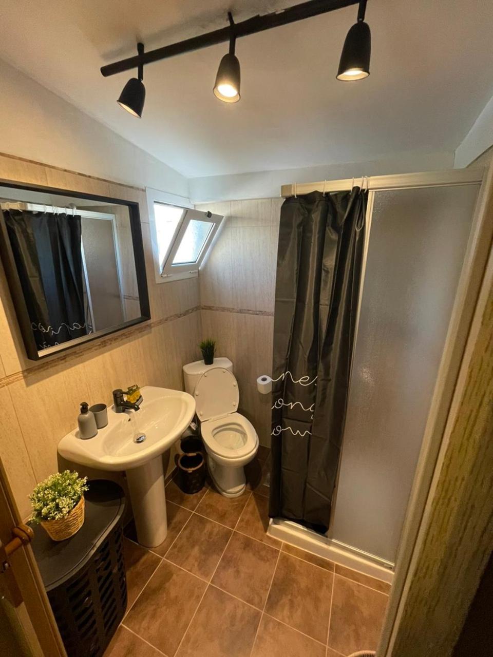 One-Bedroom Apartment - Photo 47