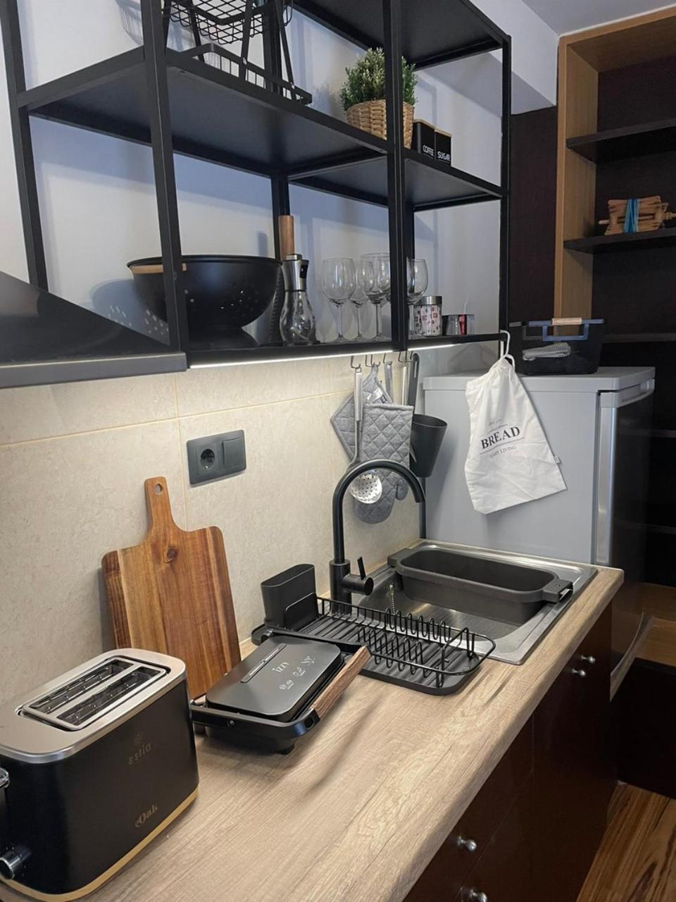 One-Bedroom Apartment - Photo 34