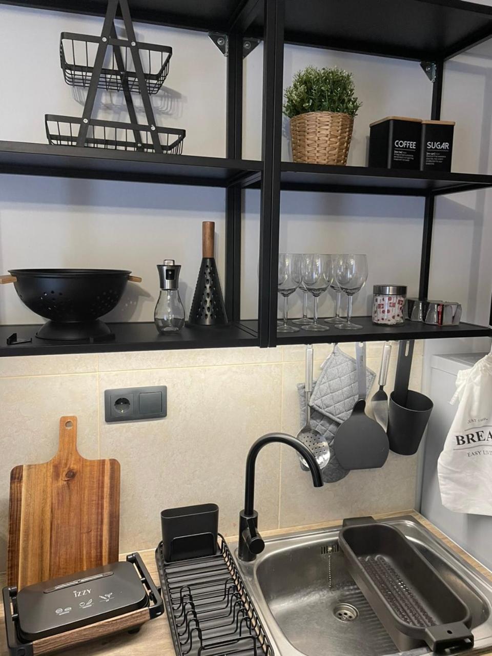 One-Bedroom Apartment - Photo 33