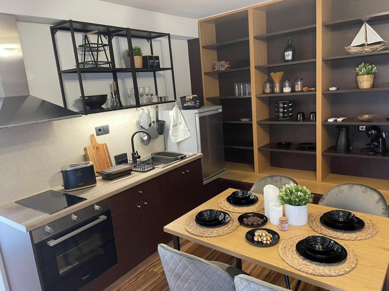 One-Bedroom Apartment - Photo 17