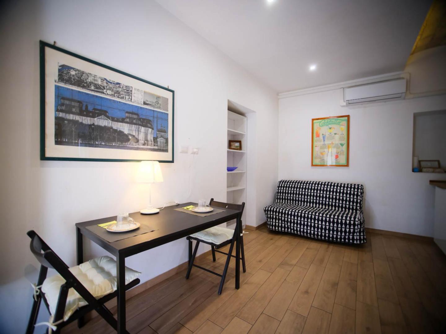 Apartment photo 2