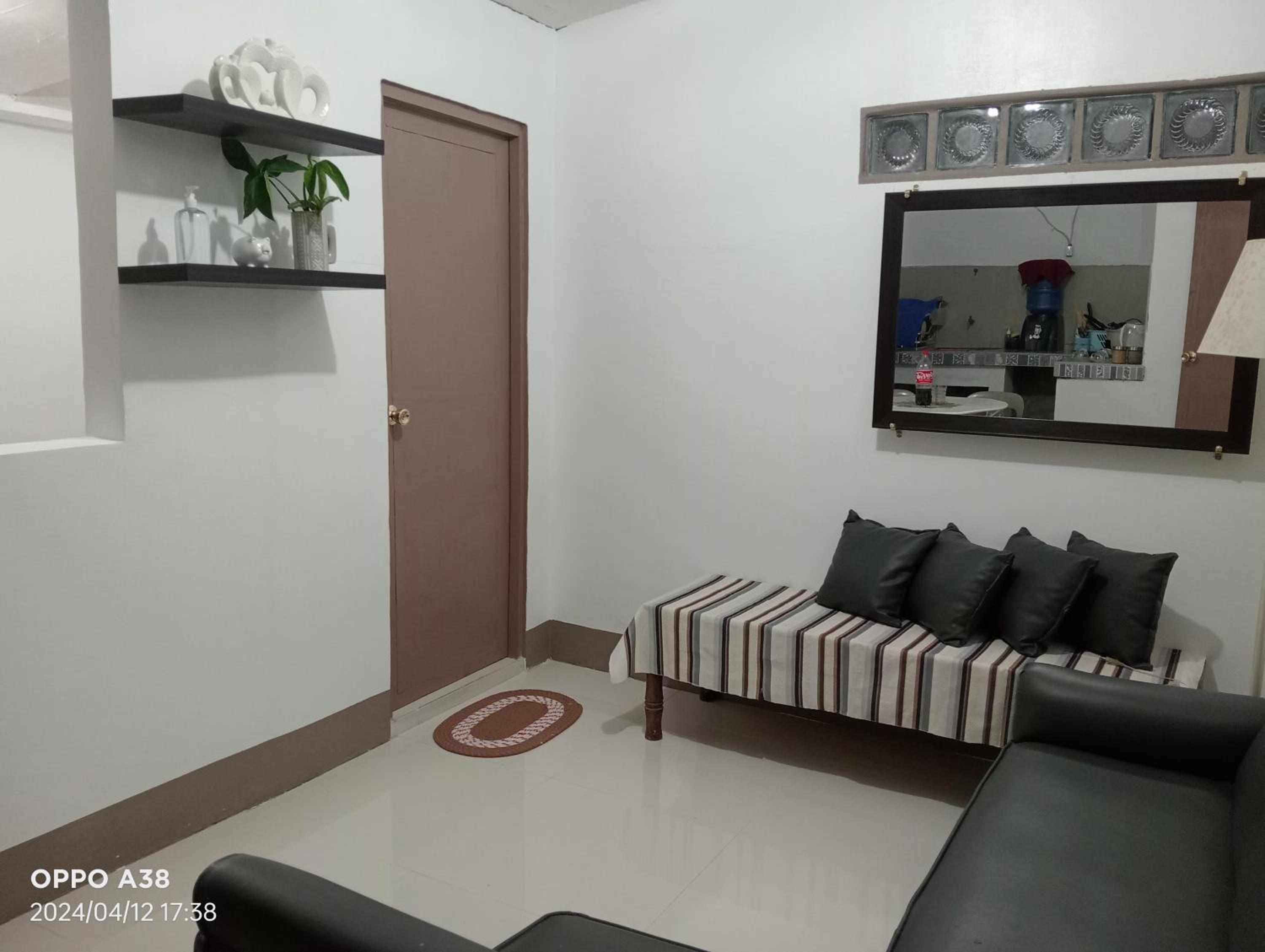 One-Bedroom Apartment photo 3