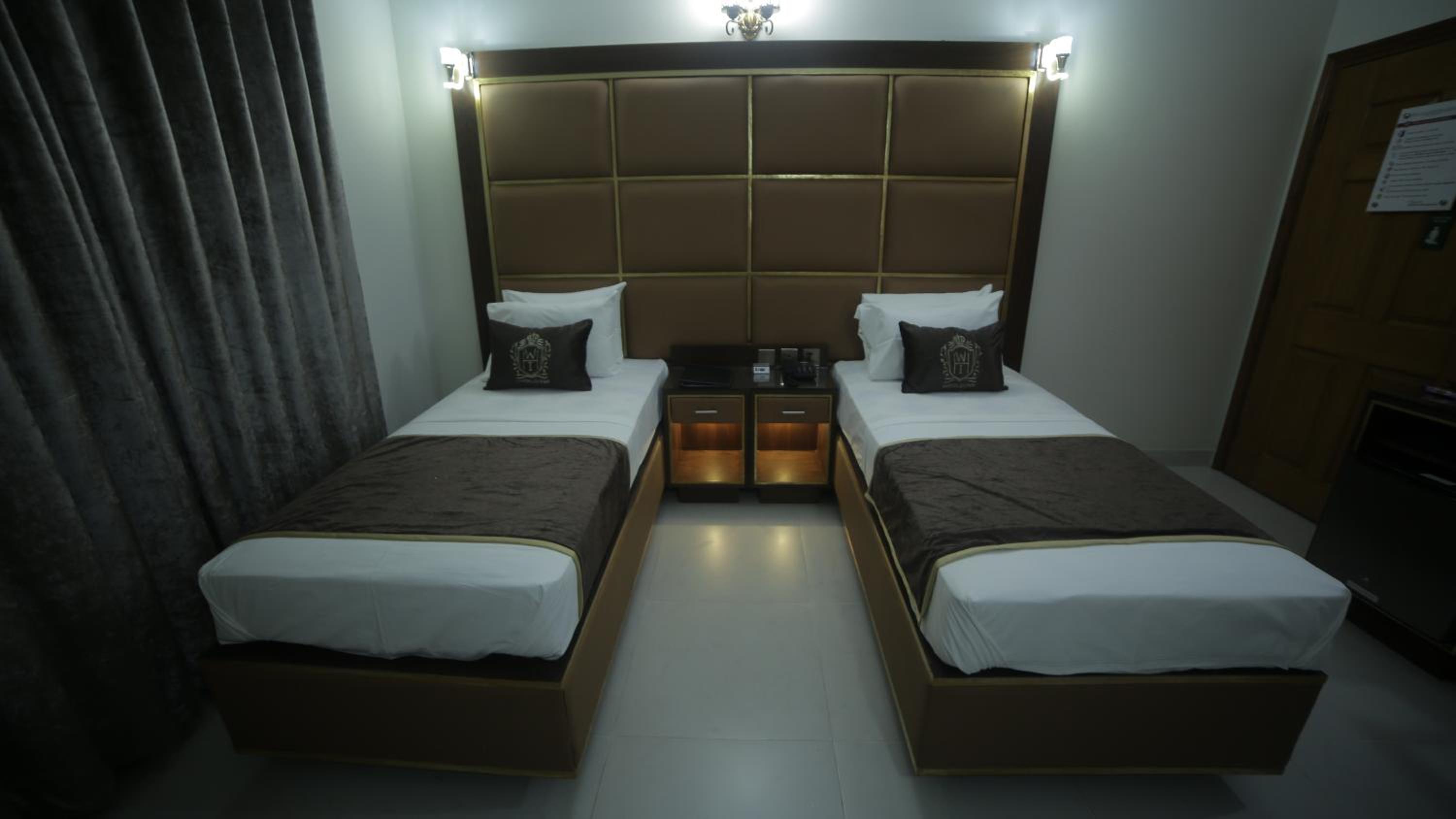 Deluxe Twin Room photo 3