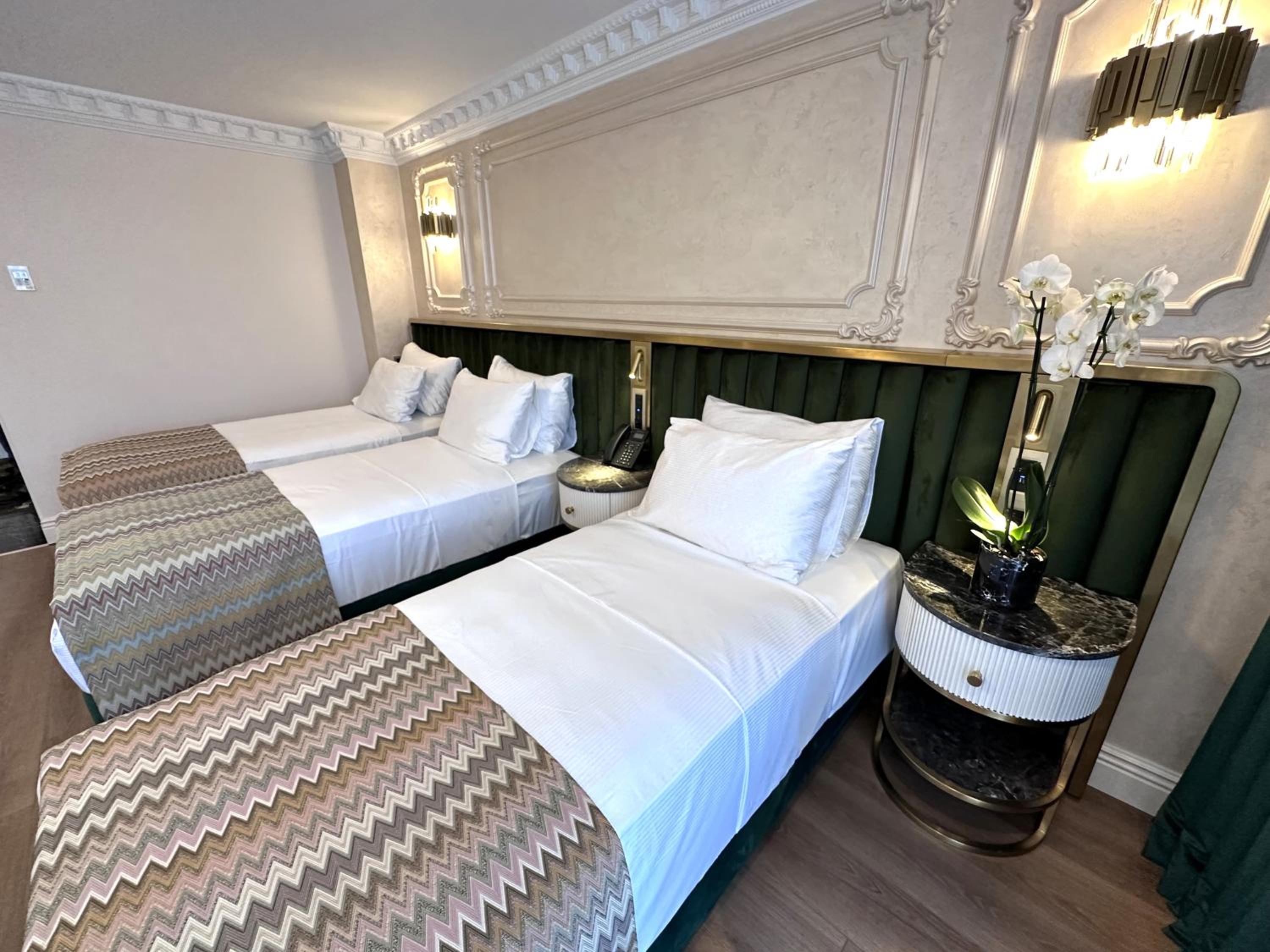 Standard Triple Room photo 2