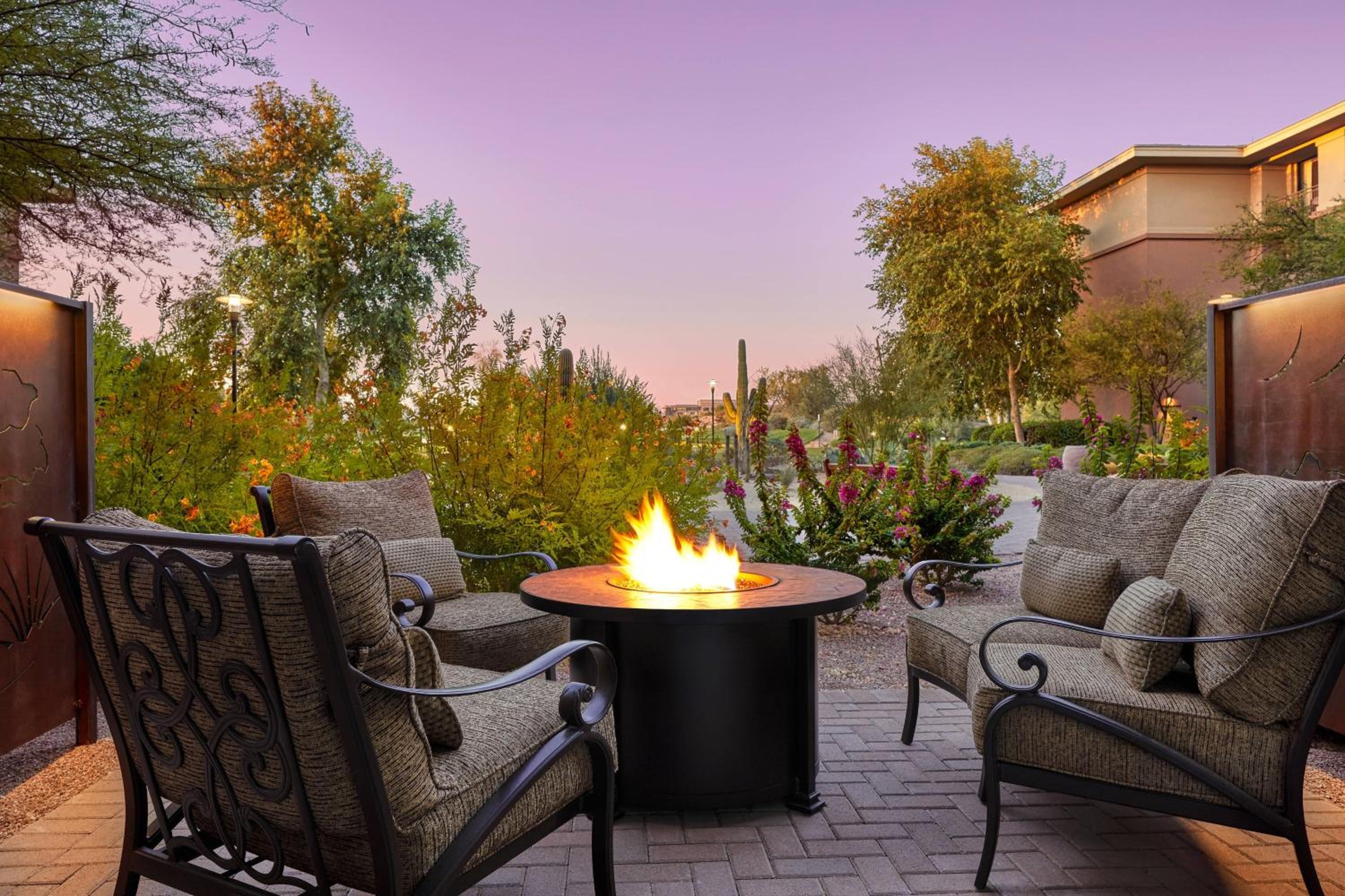 Fire Pit, Guest room, 1 King - Photo 3