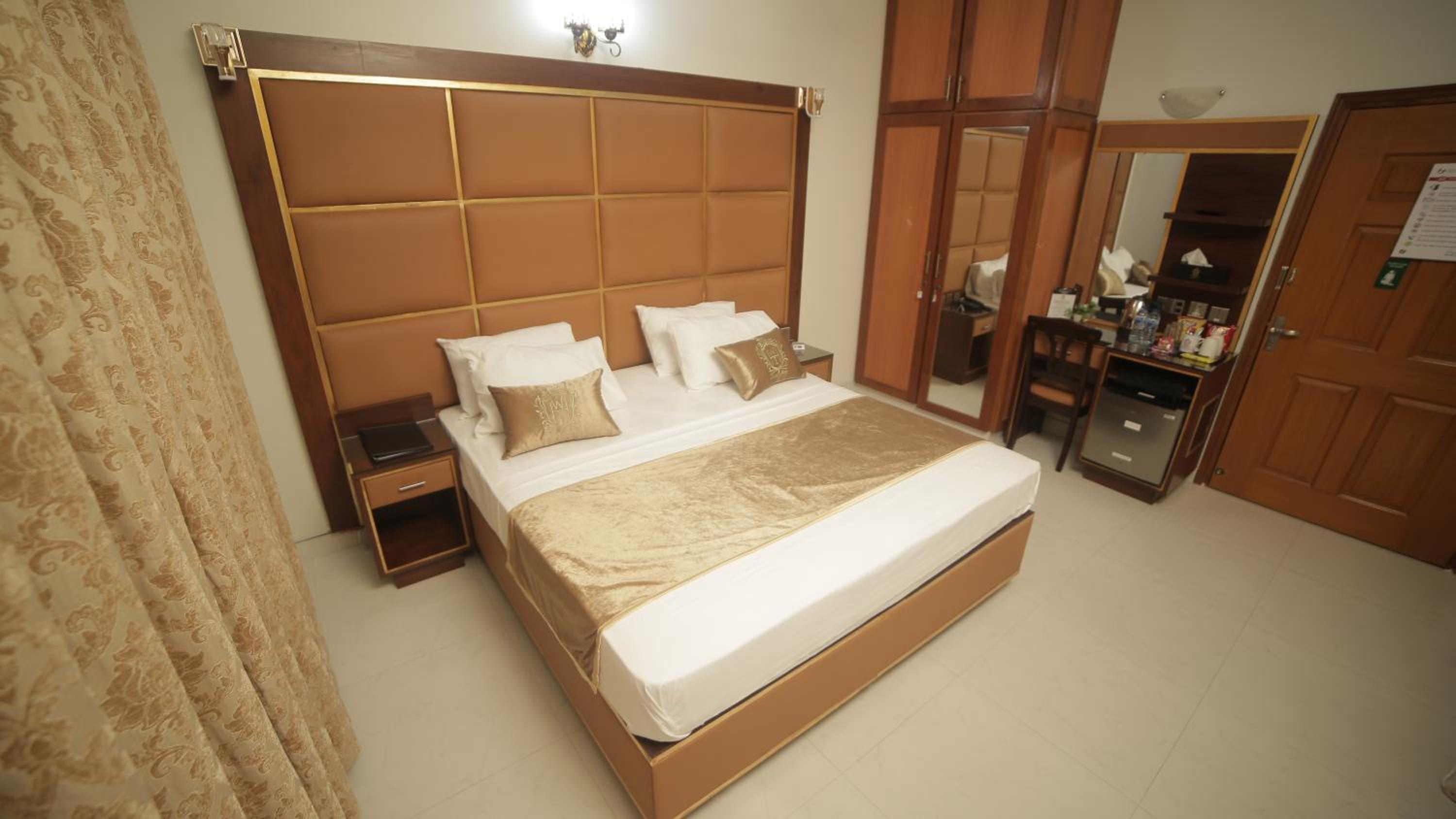 Deluxe Double Room photo 3