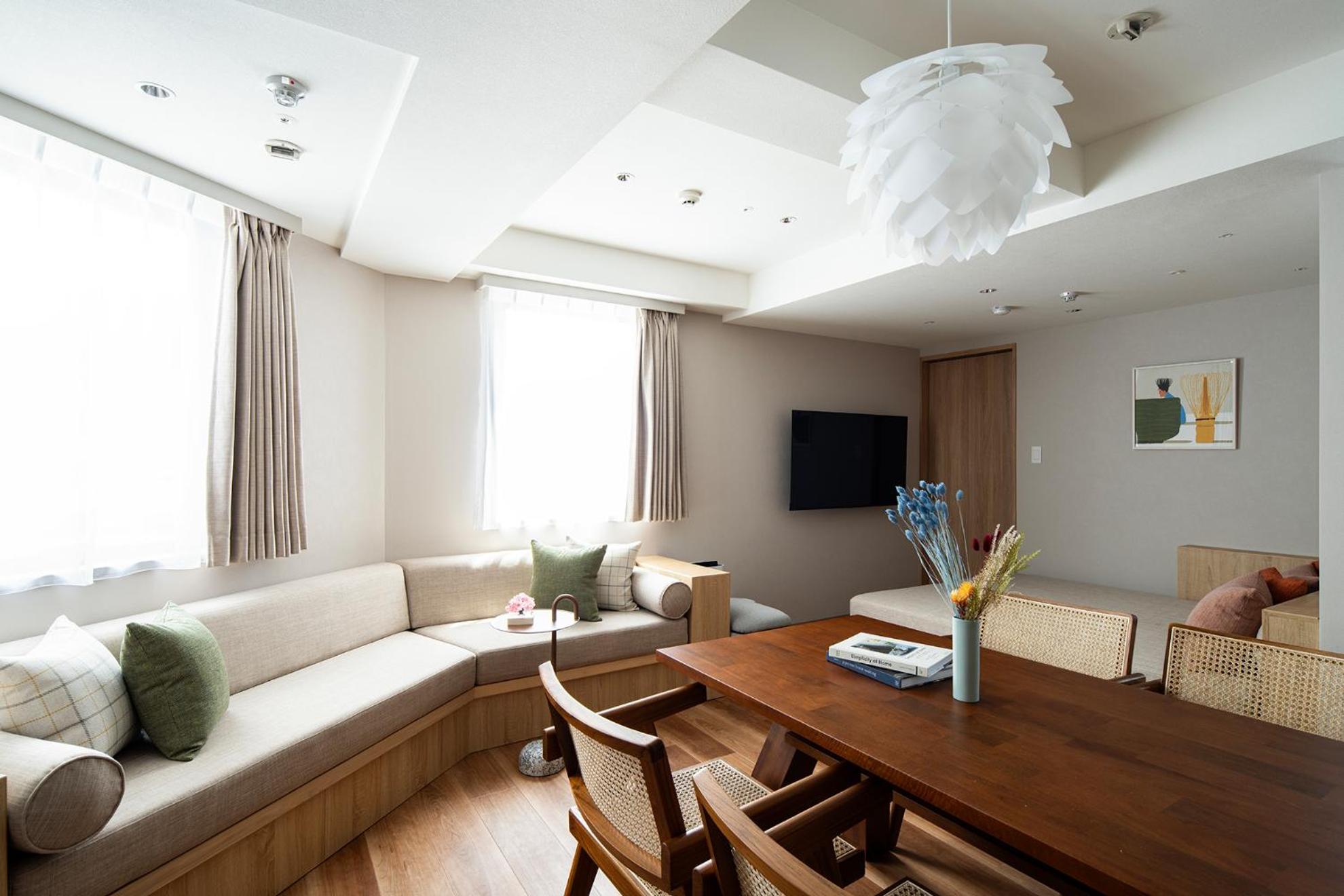 Section L Shimbashi West living photo