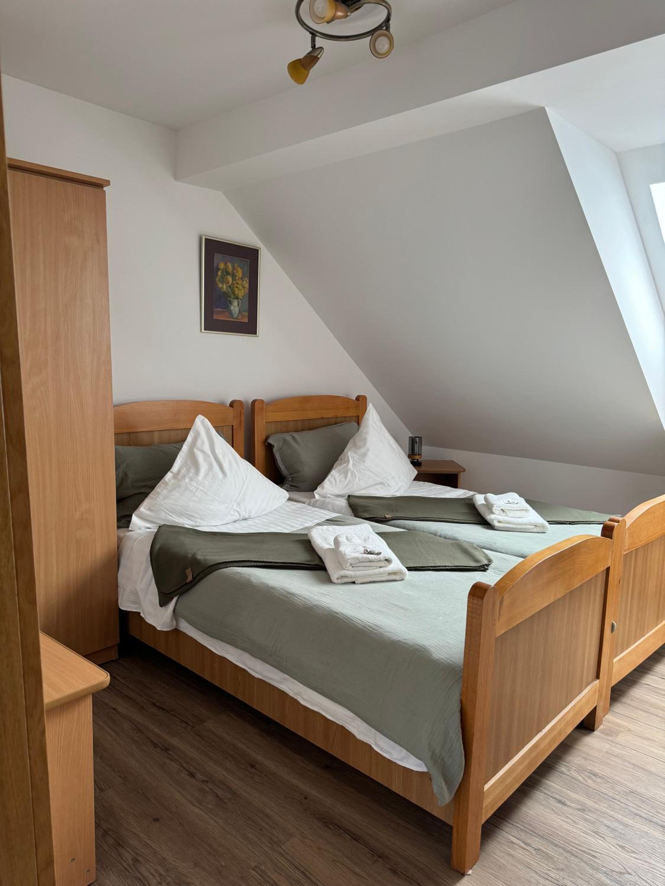 Double or Twin Room - Attic - Photo 5
