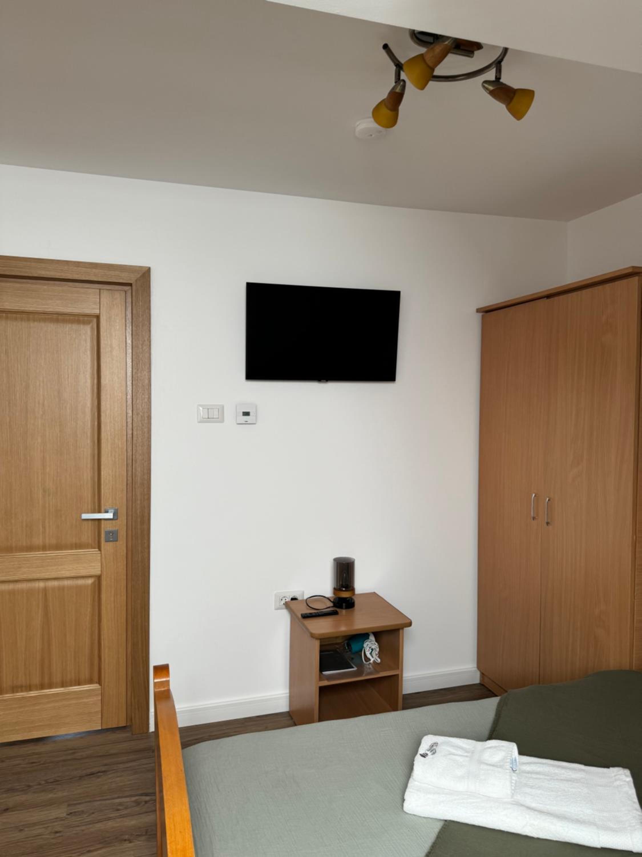 Double or Twin Room photo 3