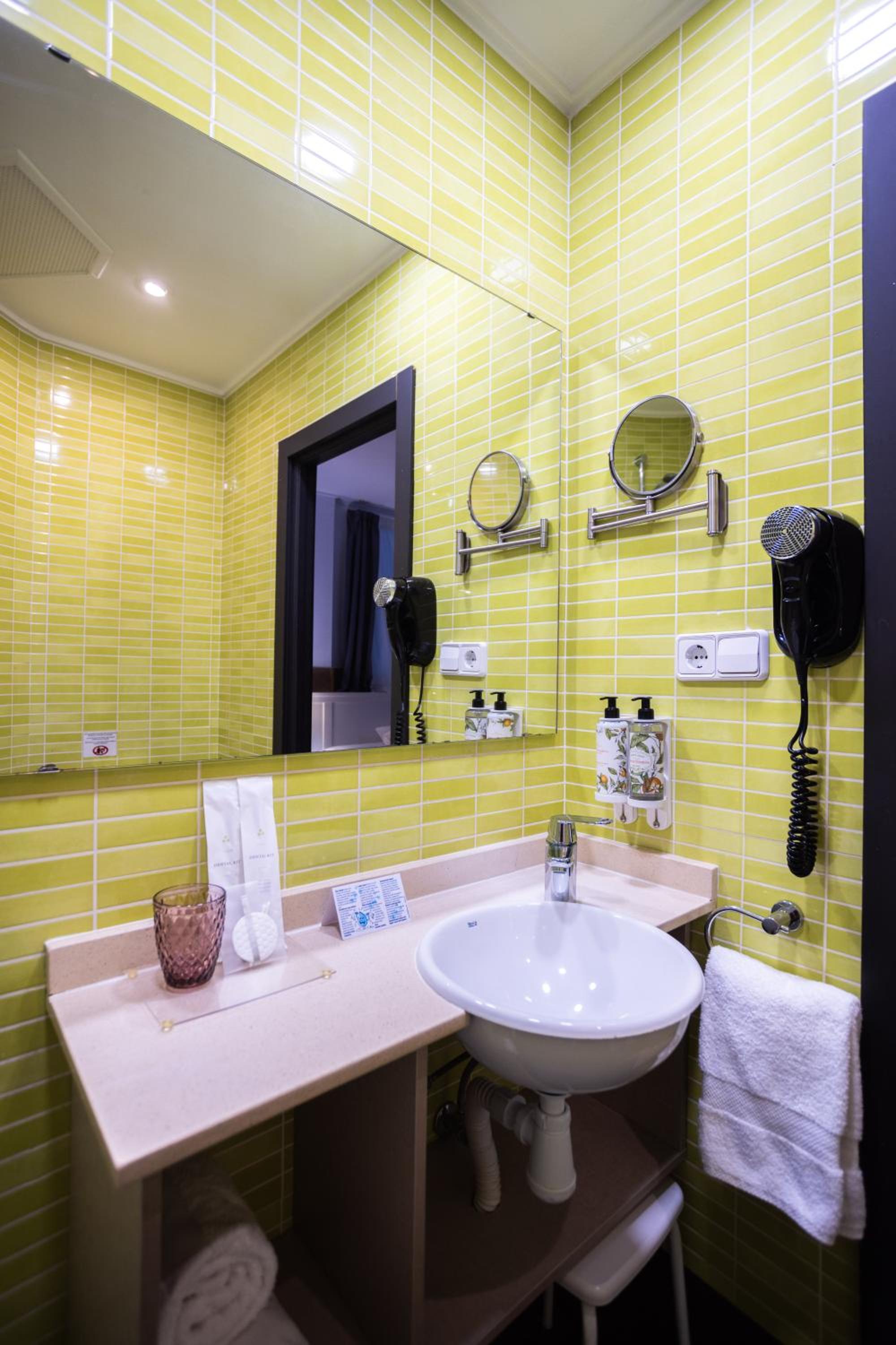 Budget Double or Twin Room photo 3
