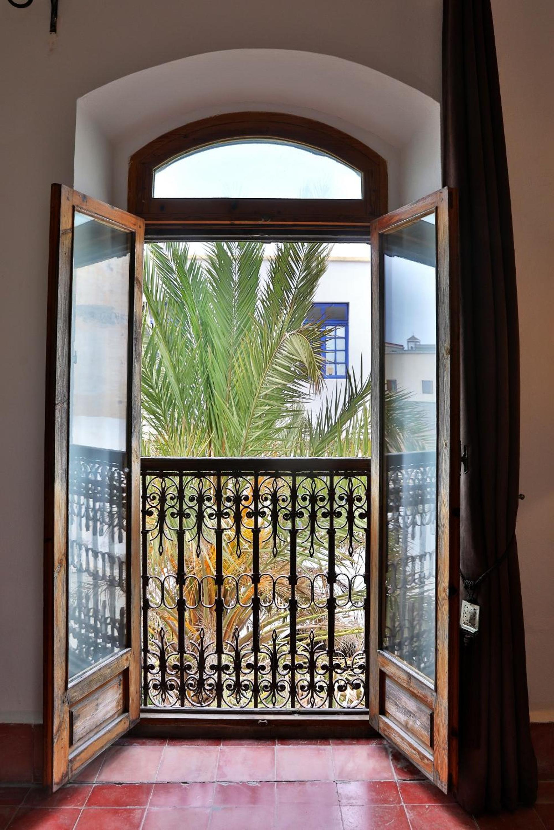 Double or Twin Room with Private Bathroom photo 2