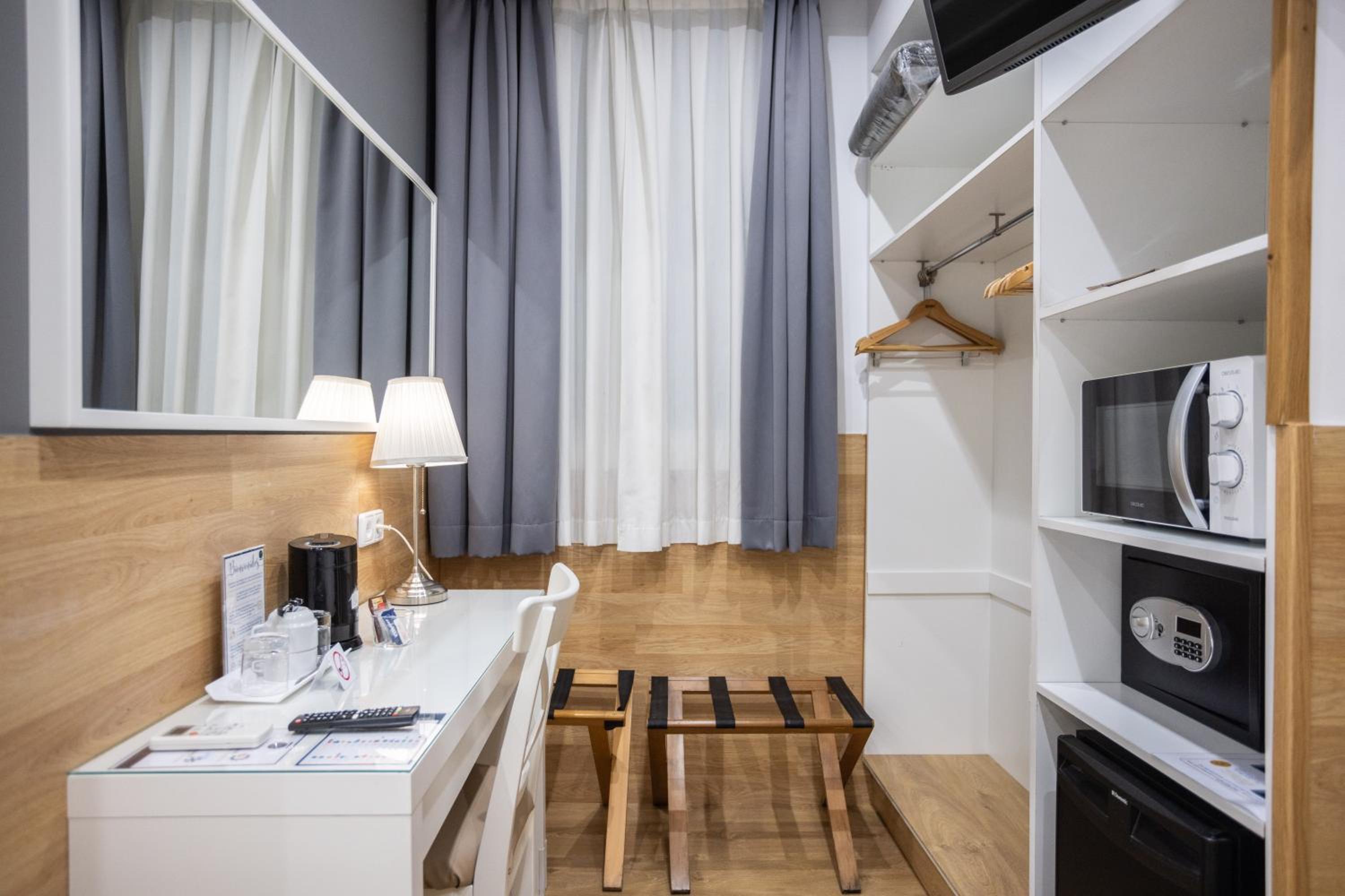 Budget Double or Twin Room photo 2